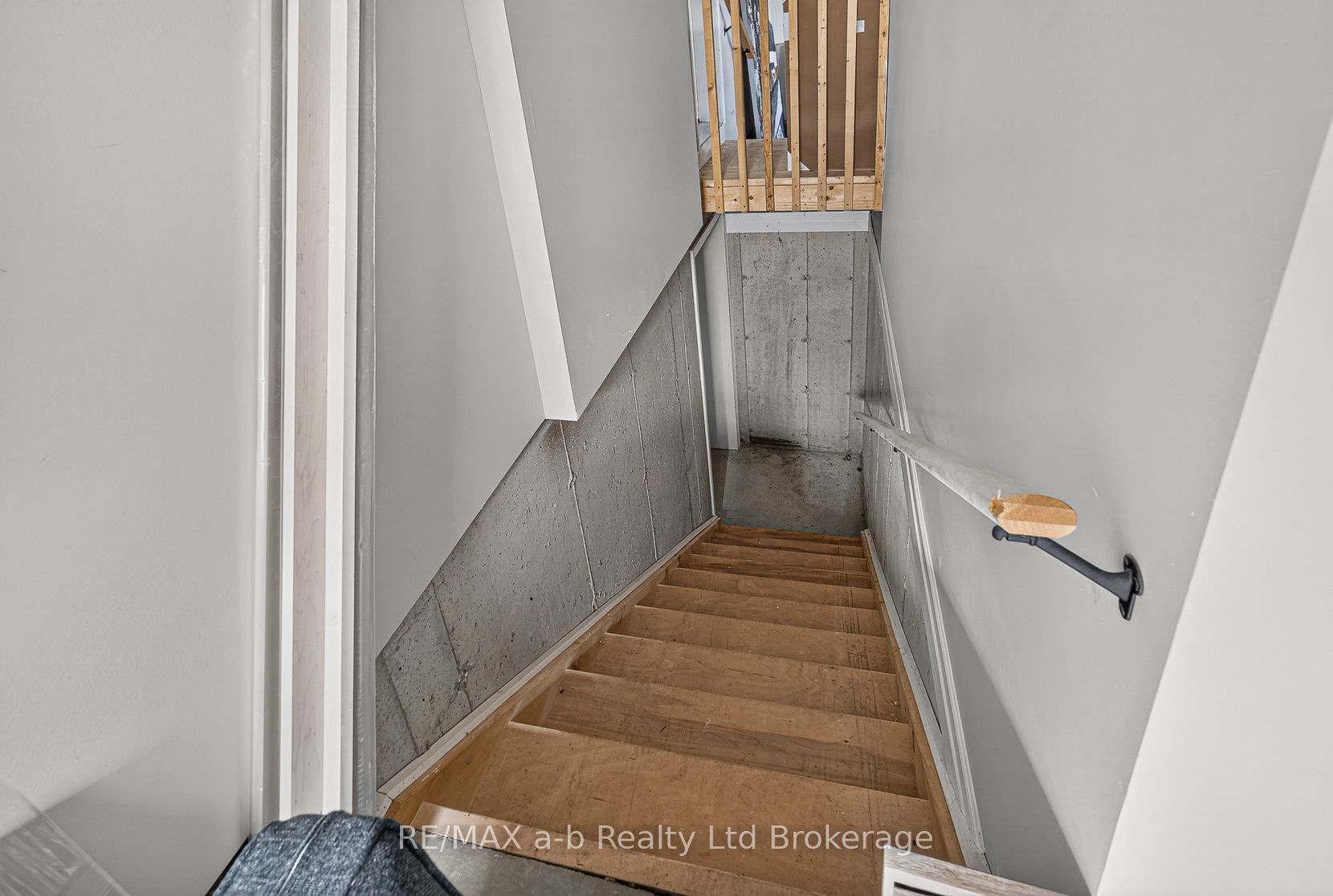 6 Diamond Street Property Photo 36