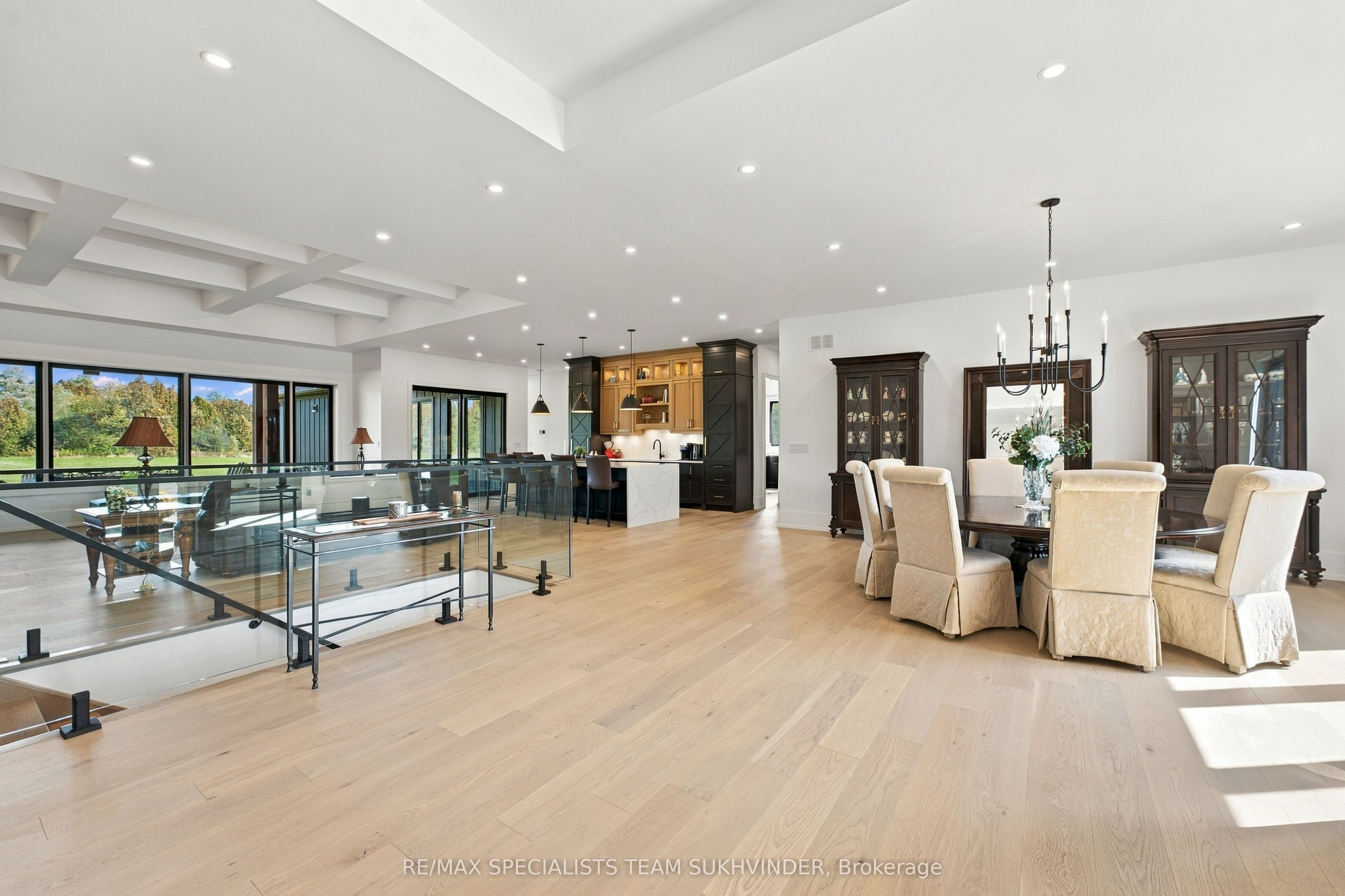 6089 First Line Property Photo 11