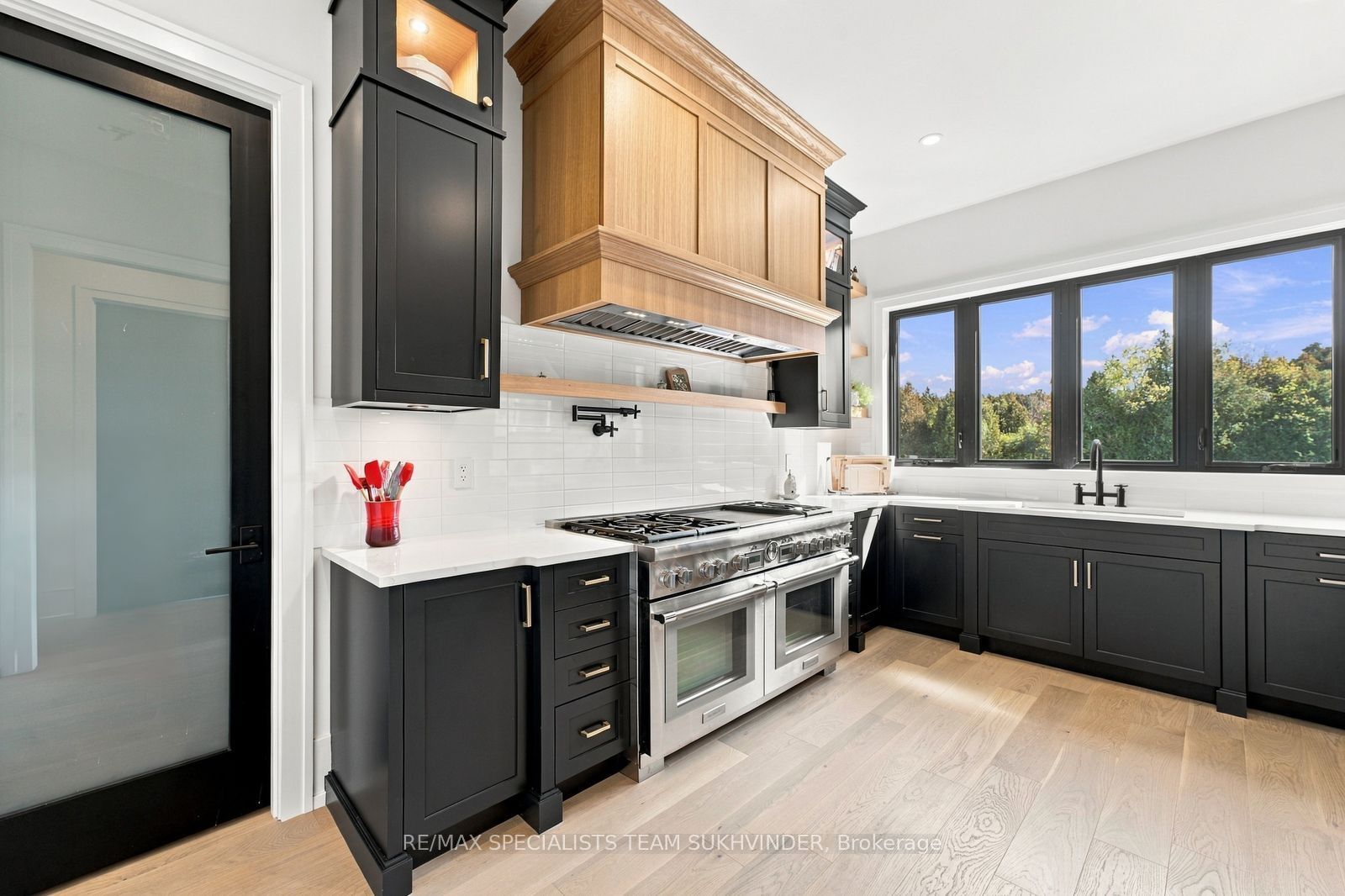 6089 First Line Property Photo 17