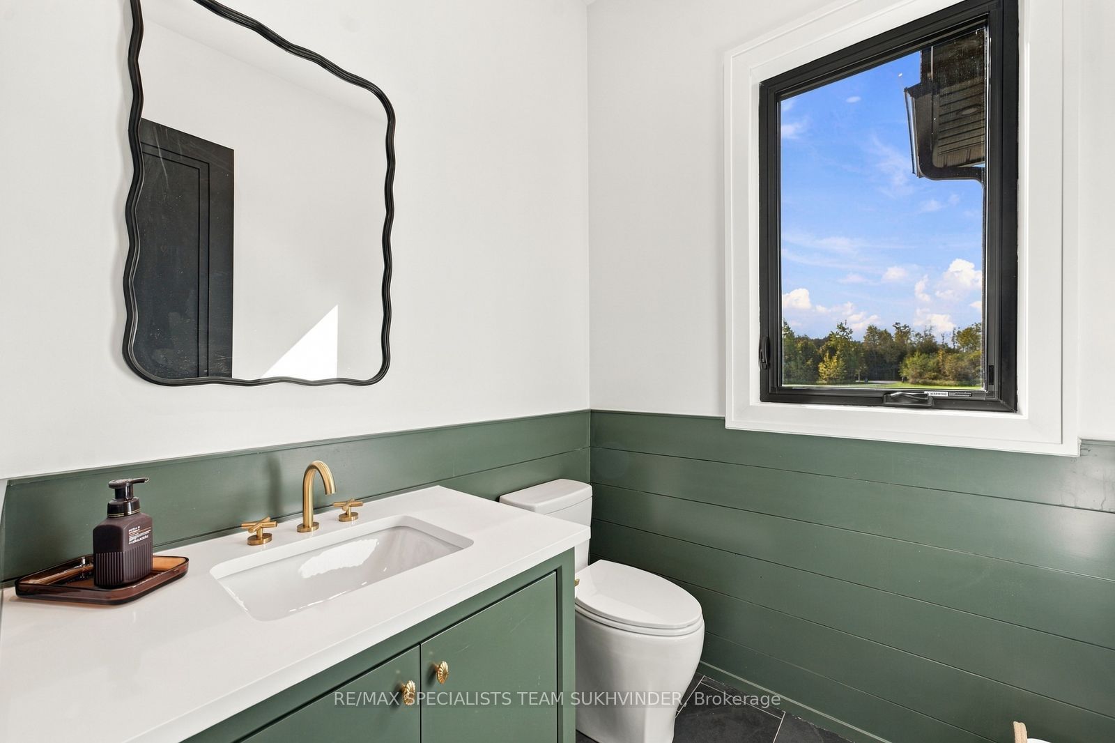 6089 First Line Property Photo 19