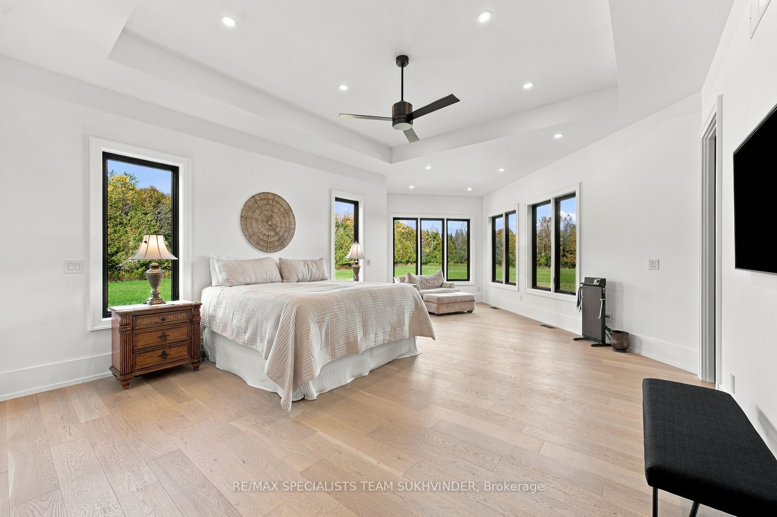 6089 First Line Property Photo 20
