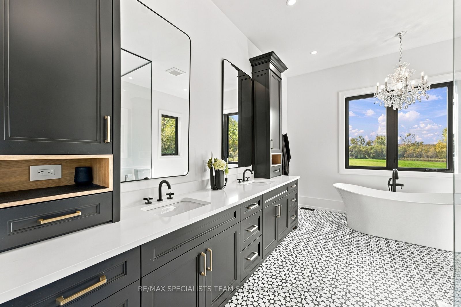 6089 First Line Property Photo 22
