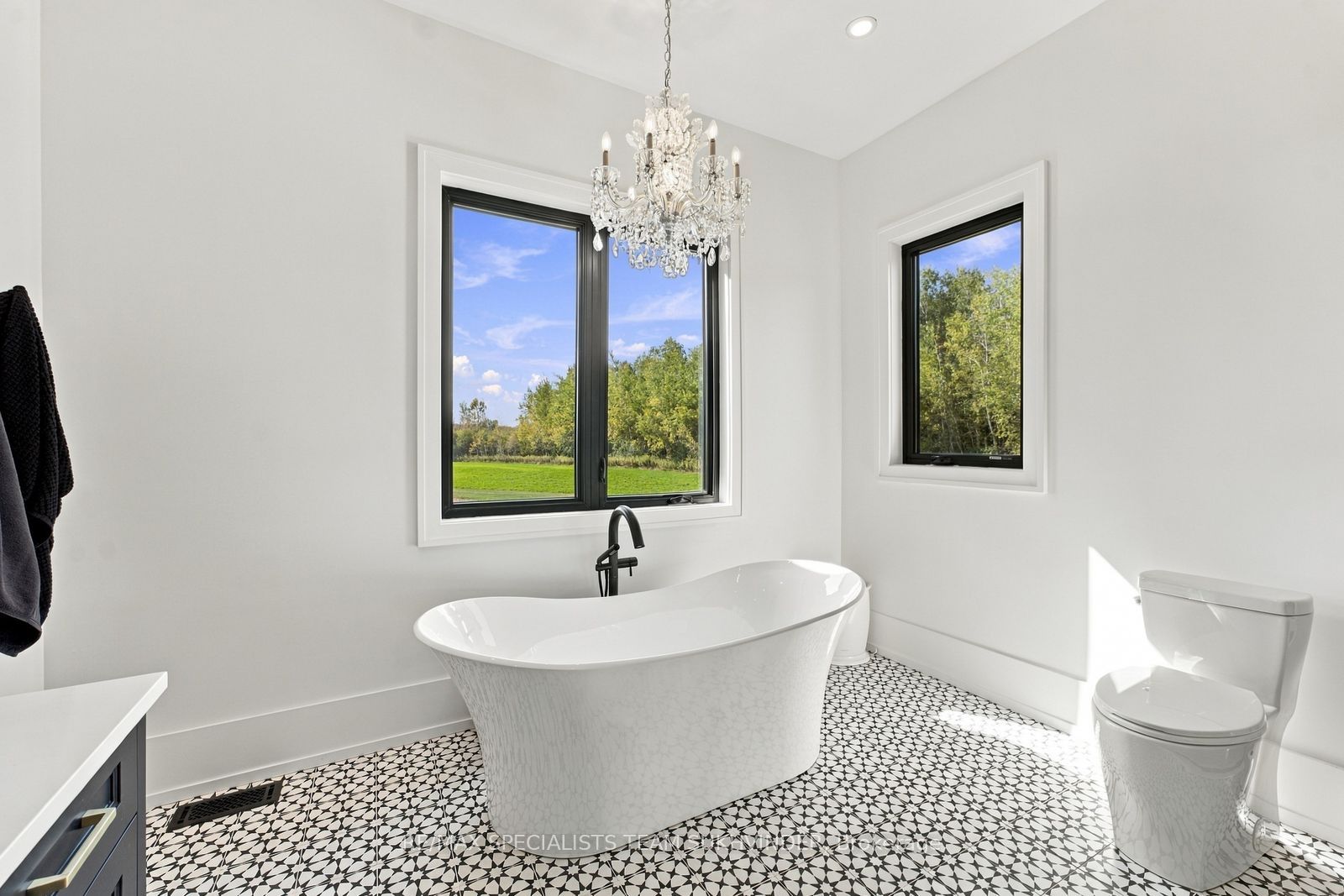 6089 First Line Property Photo 23
