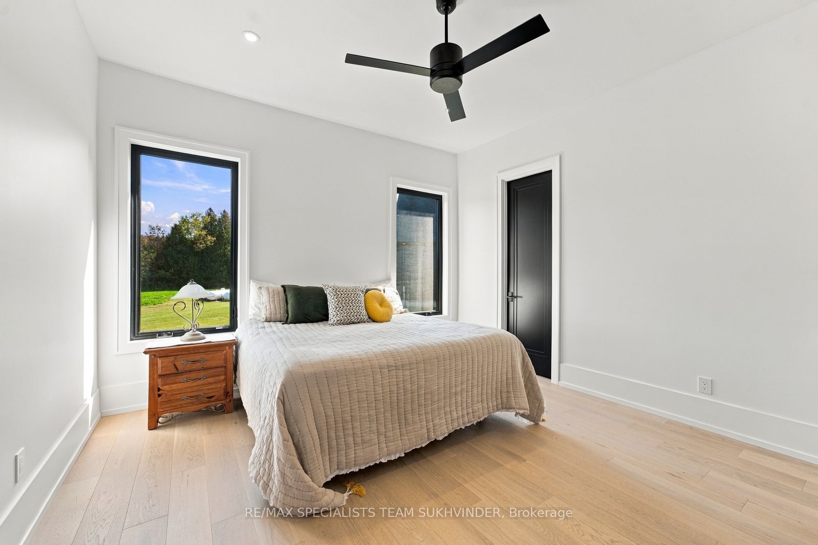 6089 First Line Property Photo 26