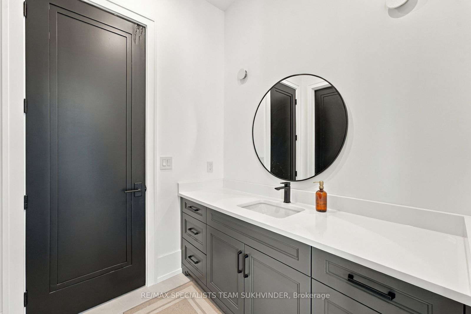 6089 First Line Property Photo 27