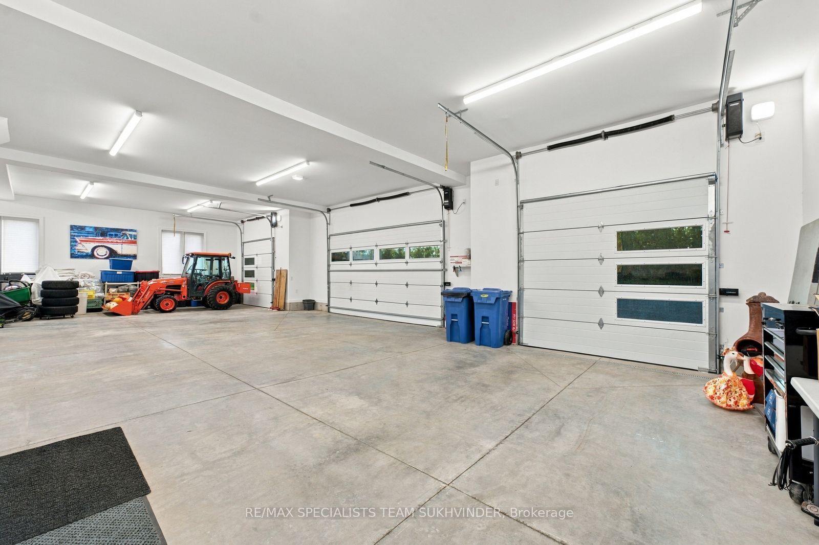 6089 First Line Property Photo 40