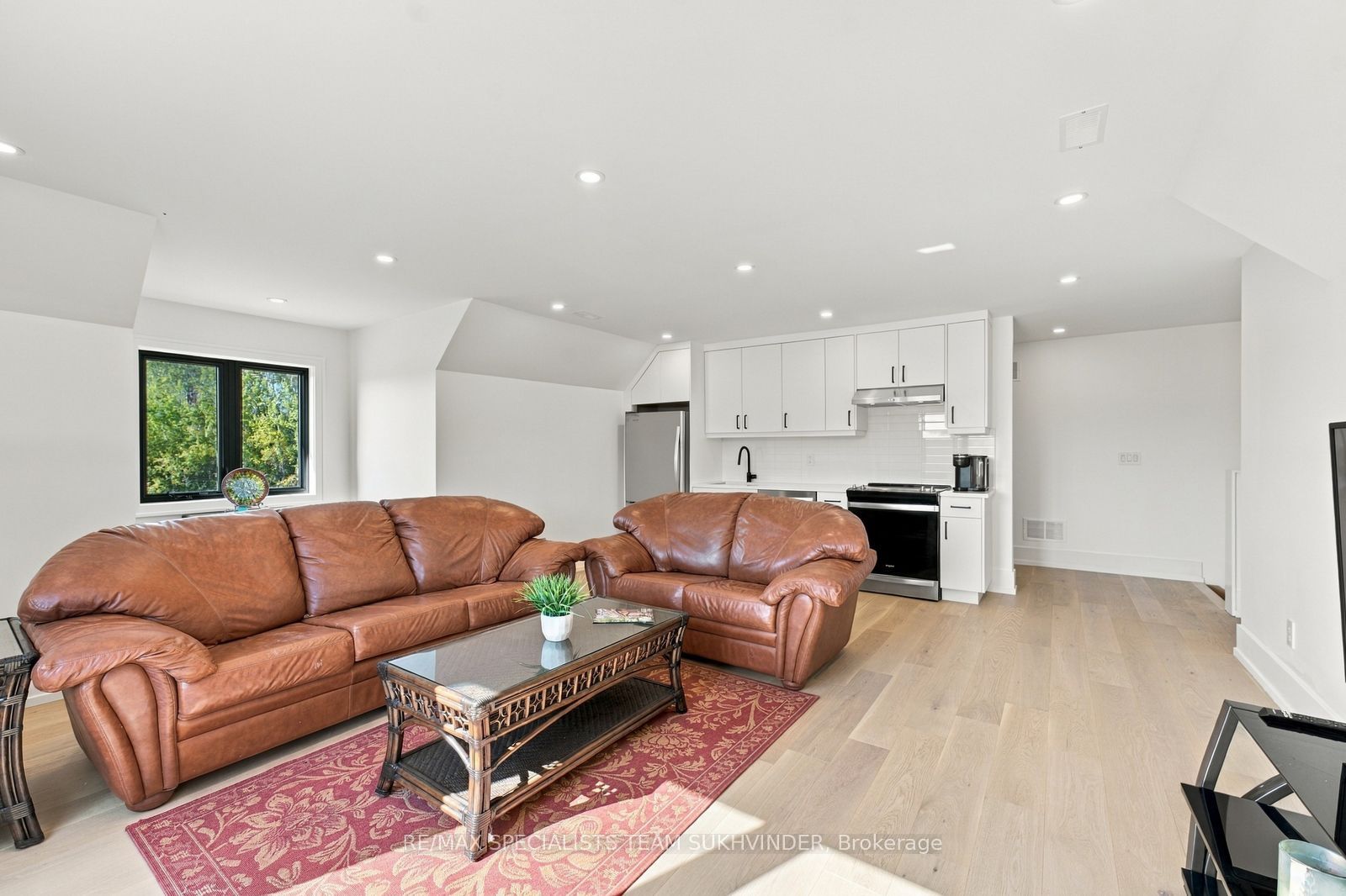 6089 First Line Property Photo 44
