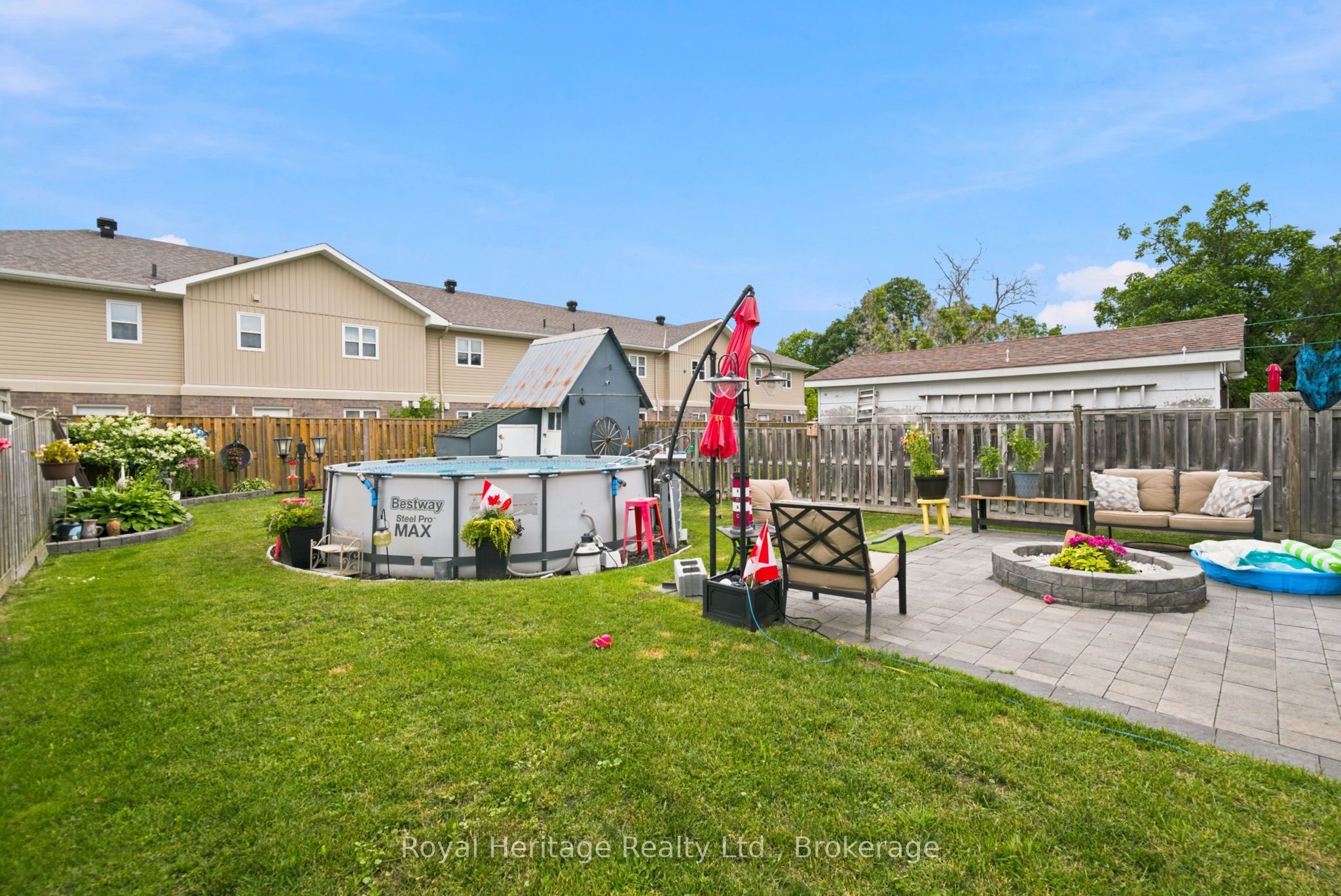 61 Lindsay Street N Property Photo 30