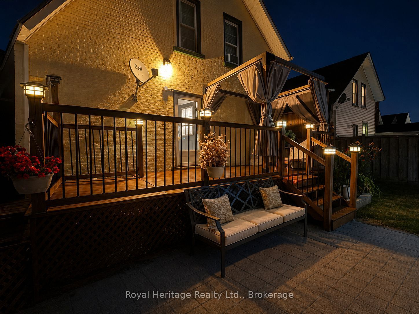 61 Lindsay Street N Property Photo 31