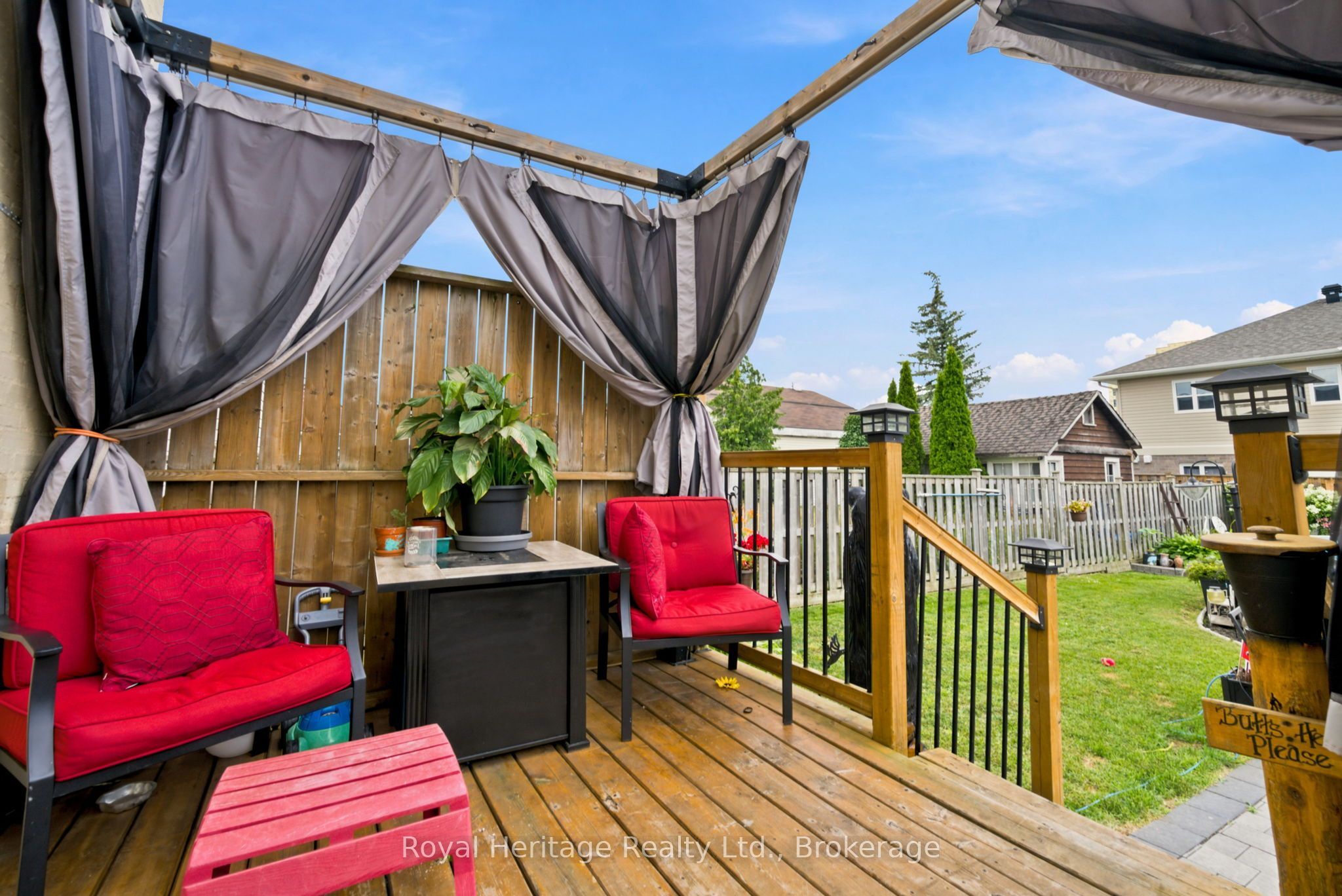 61 Lindsay Street N Property Photo 34