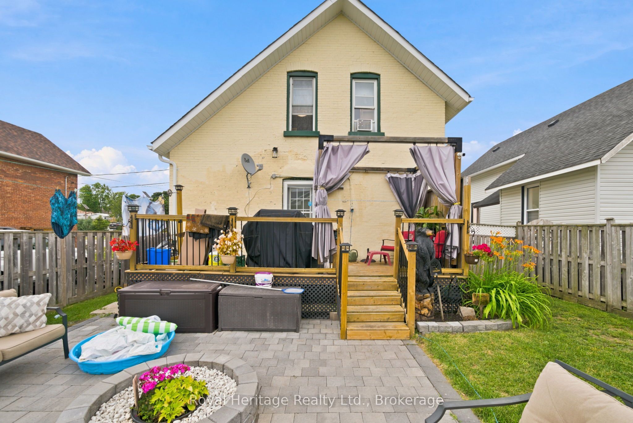 61 Lindsay Street N Property Photo 36