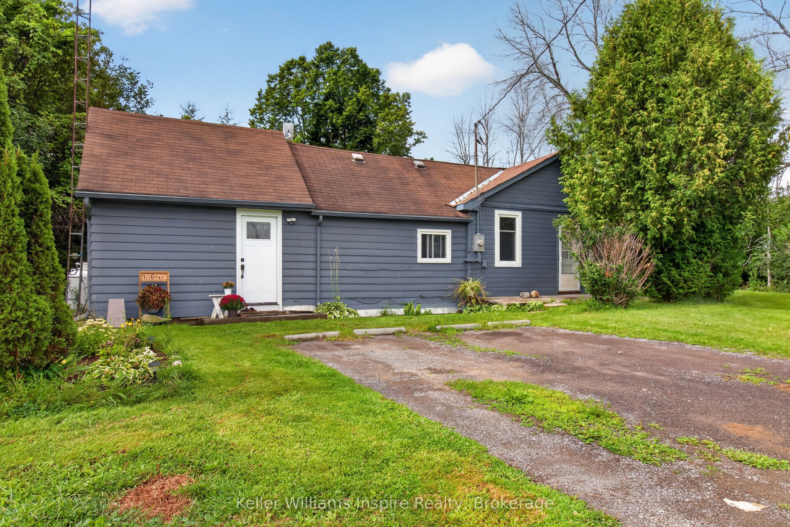 7968 County 2 Road Property Photo 1