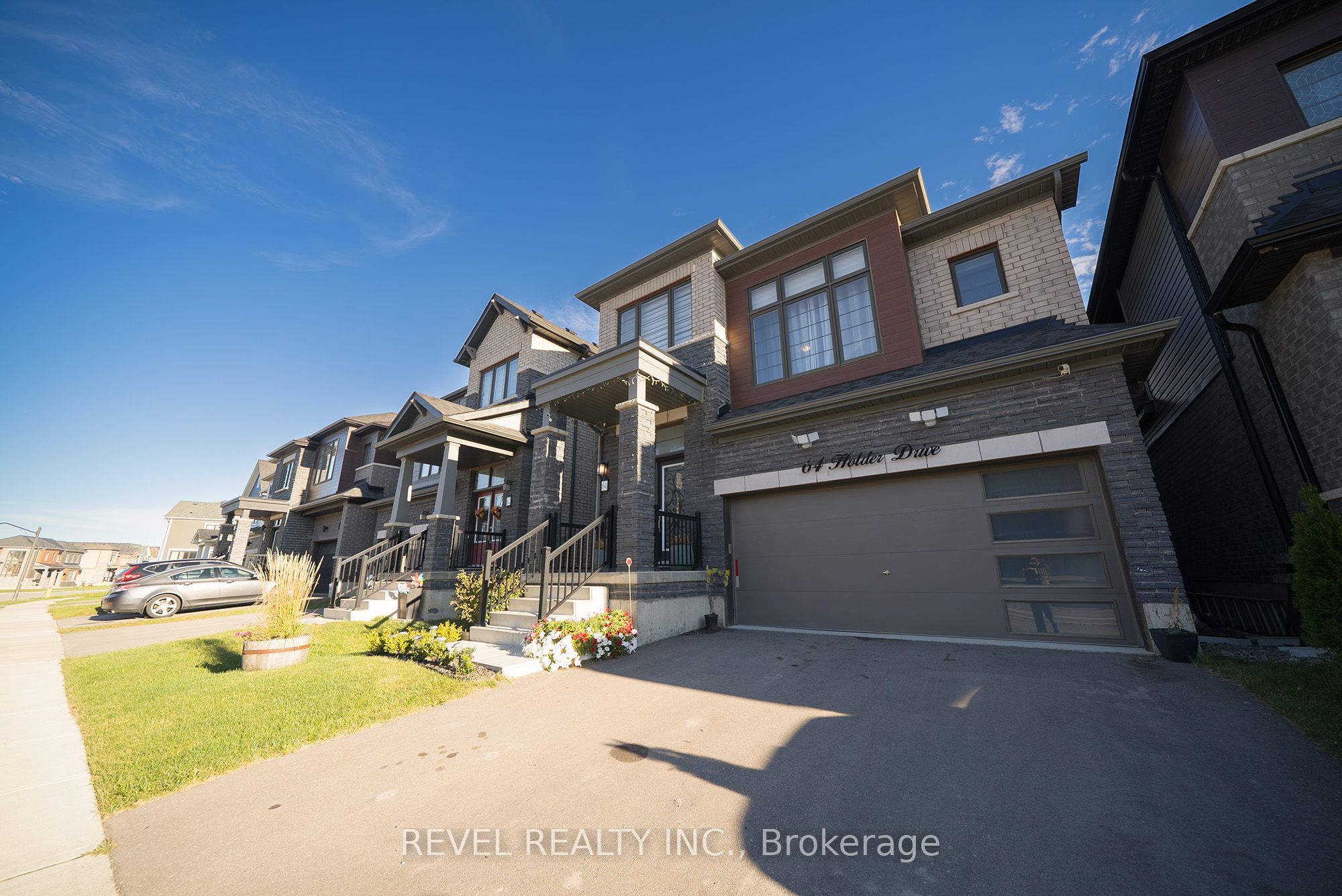 64 Holder Drive Property Photo 2