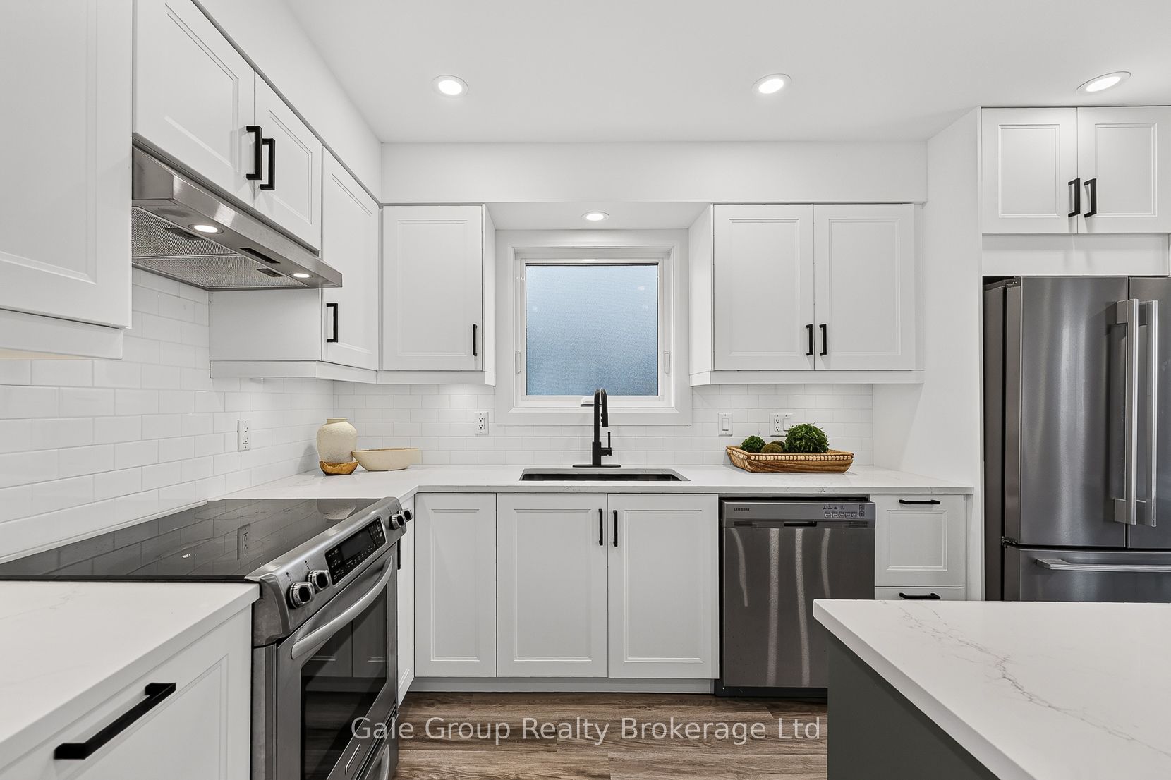 565 Sales Drive Property Photo 12