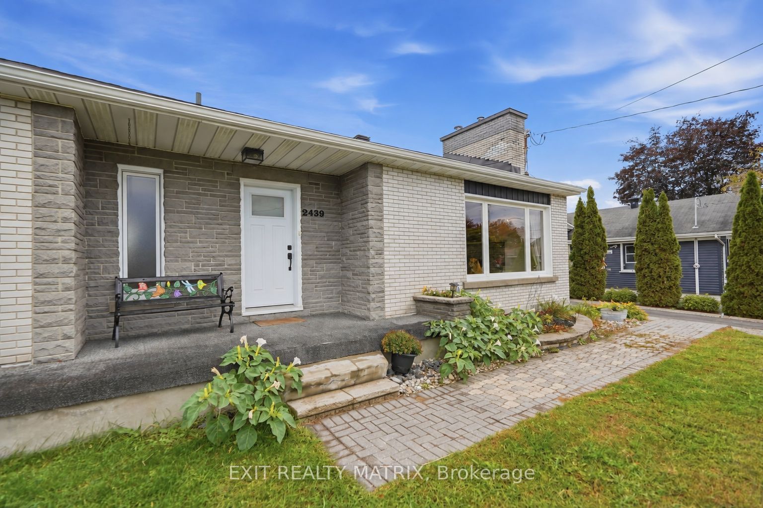 2439 Raymond Street Property Photo 2