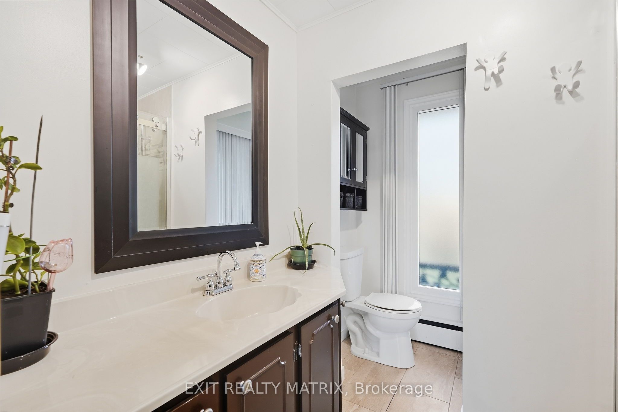 2439 Raymond Street Property Photo 16