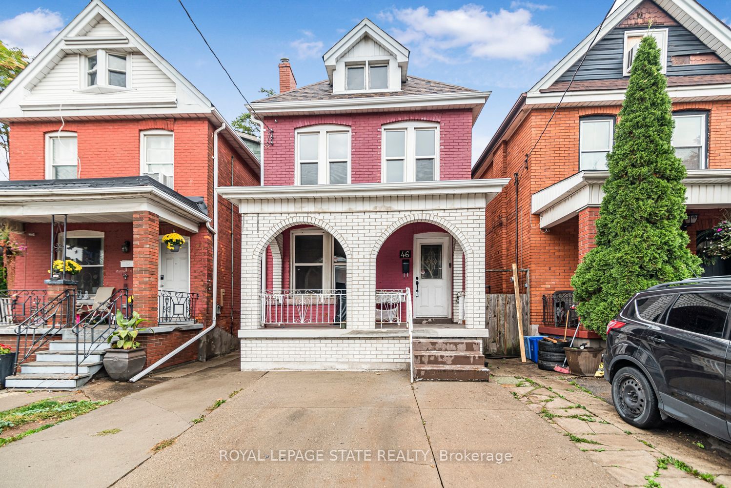 46 Holton Avenue N Property Photo 2