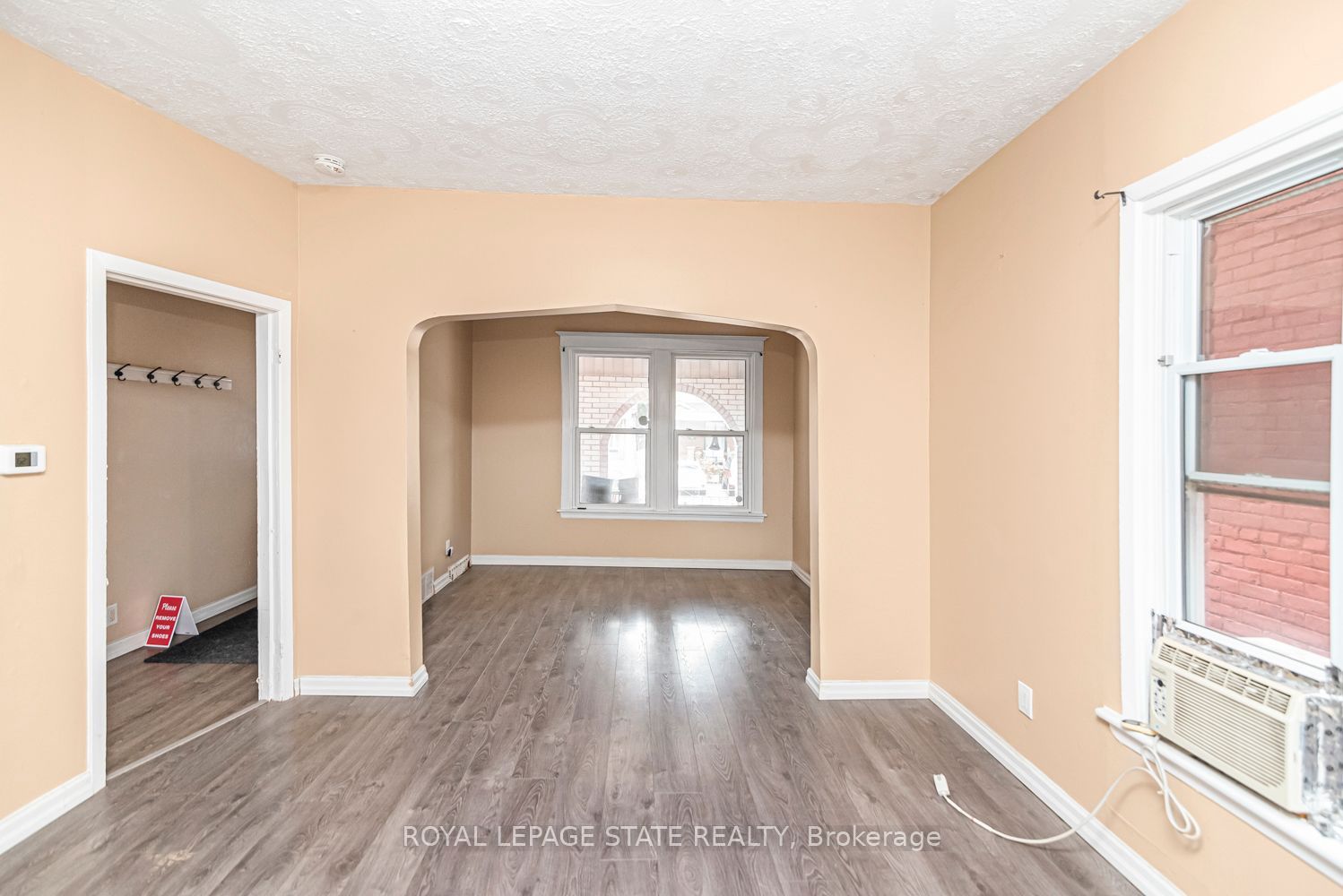 46 Holton Avenue N Property Photo 10