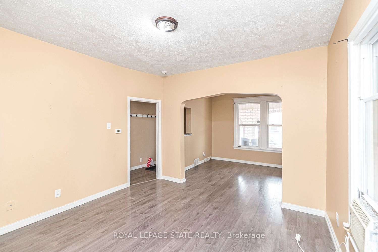 46 Holton Avenue N Property Photo 11