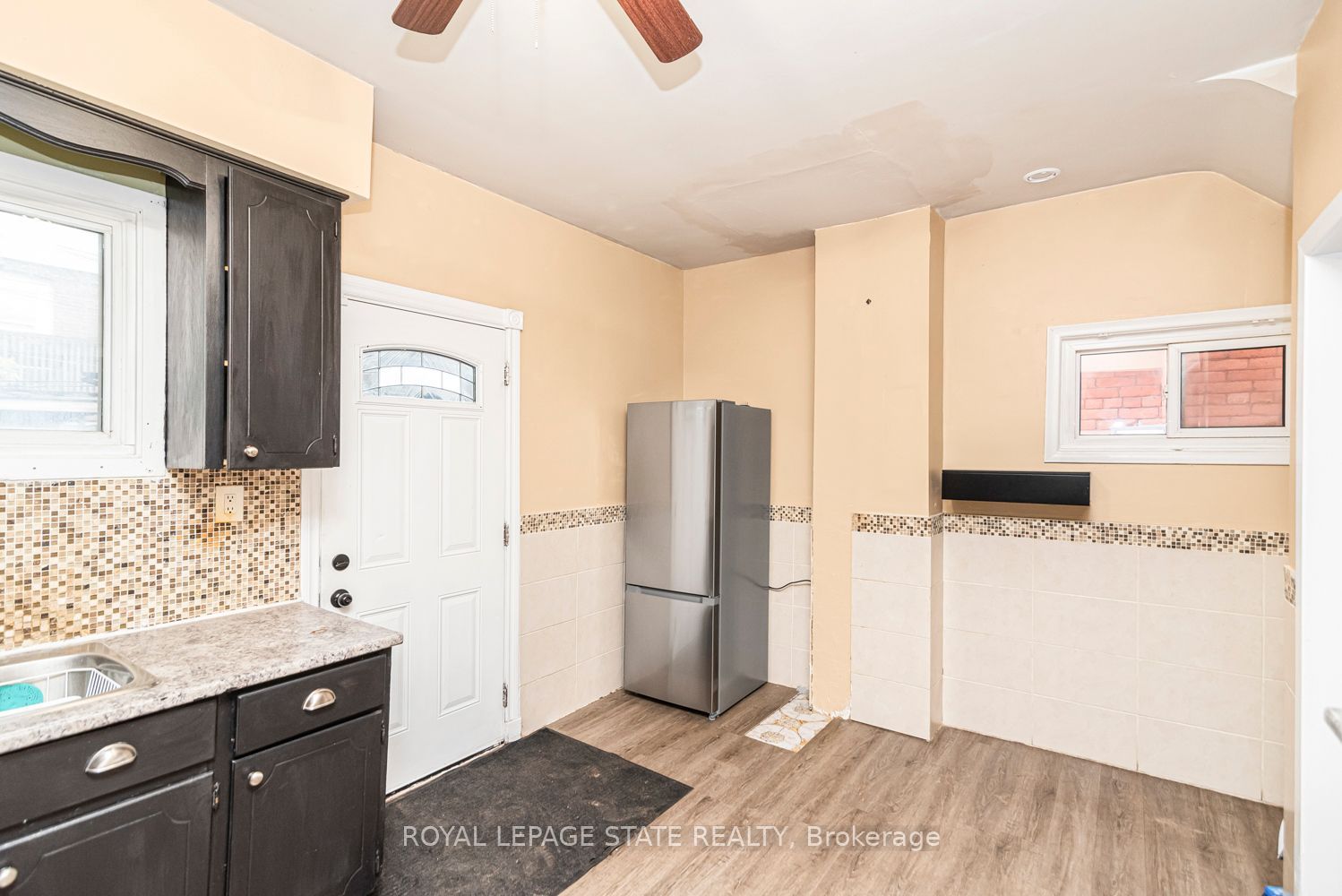 46 Holton Avenue N Property Photo 13
