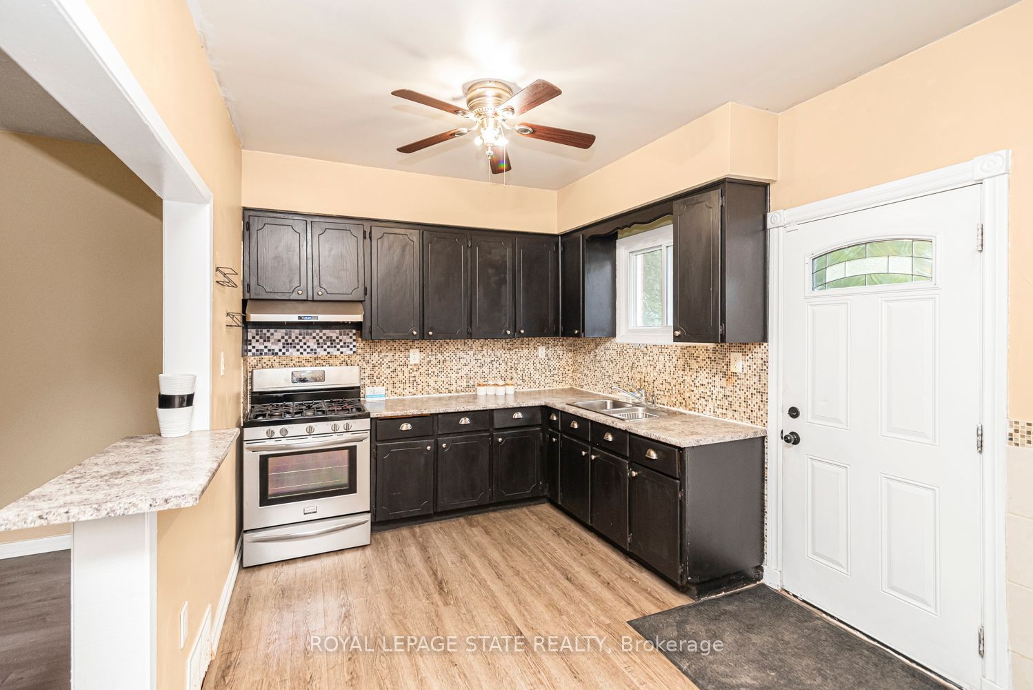 46 Holton Avenue N Property Photo 14