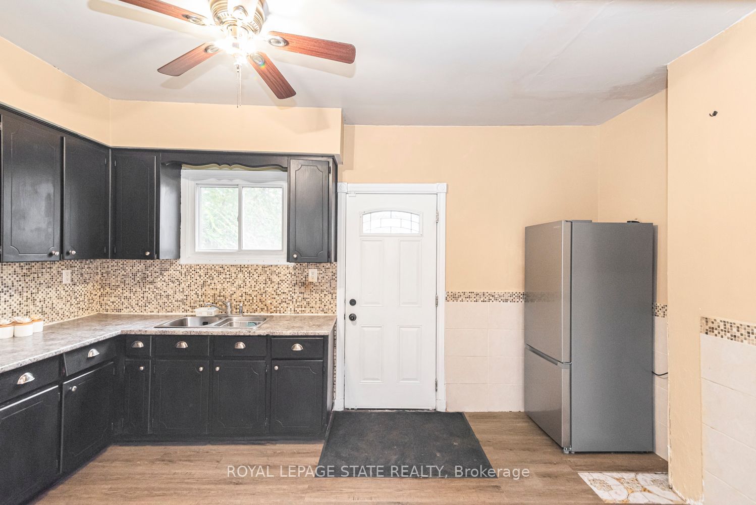 46 Holton Avenue N Property Photo 16