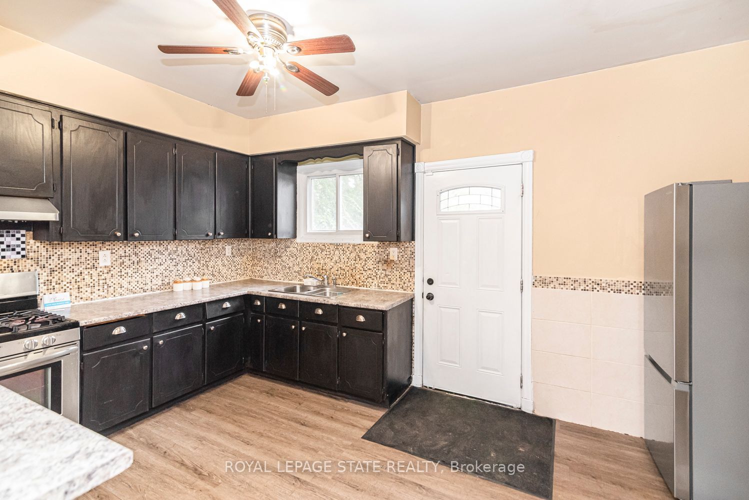 46 Holton Avenue N Property Photo 17