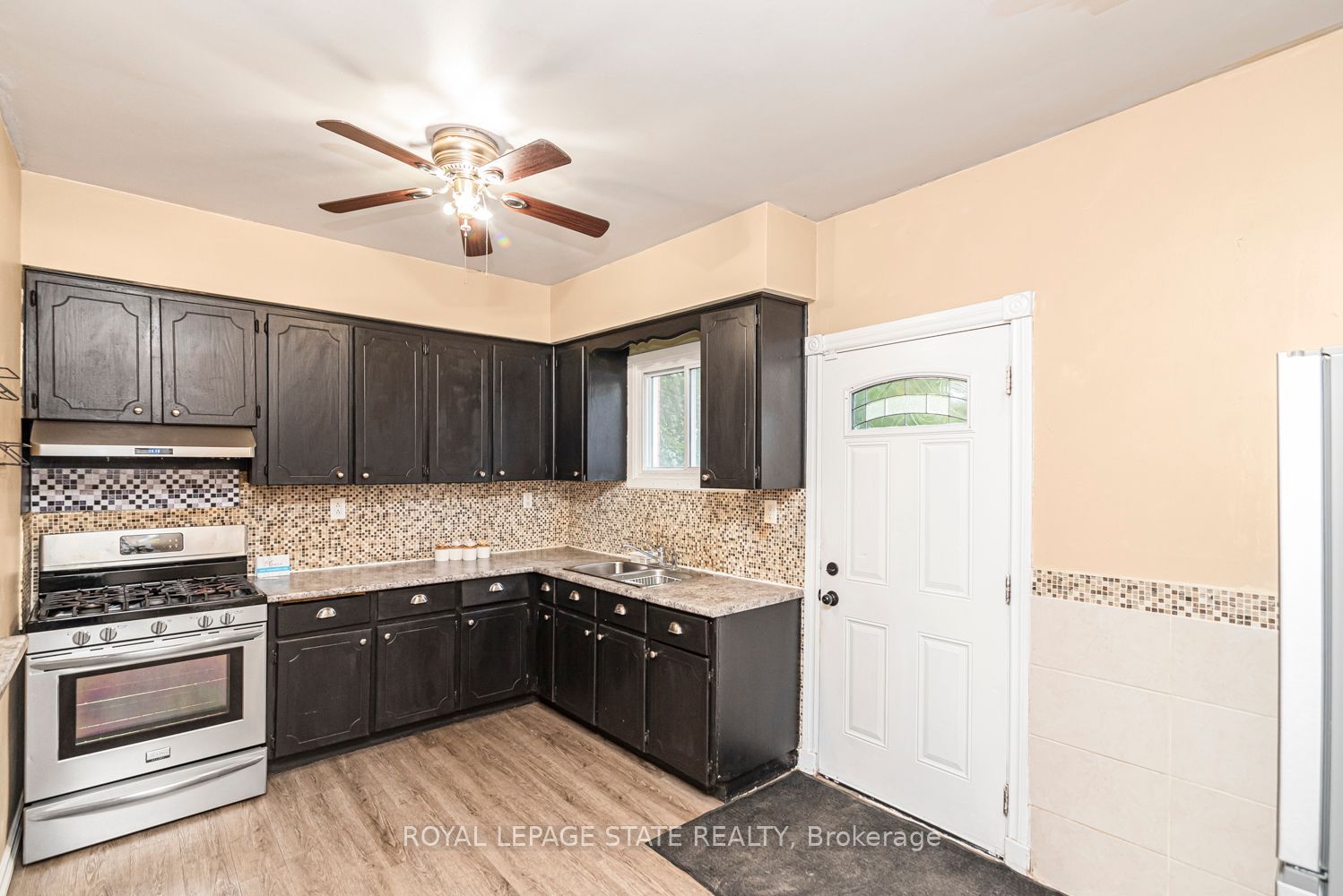 46 Holton Avenue N Property Photo 19