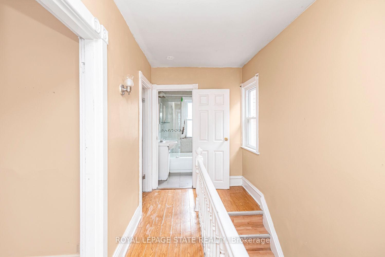 46 Holton Avenue N Property Photo 20