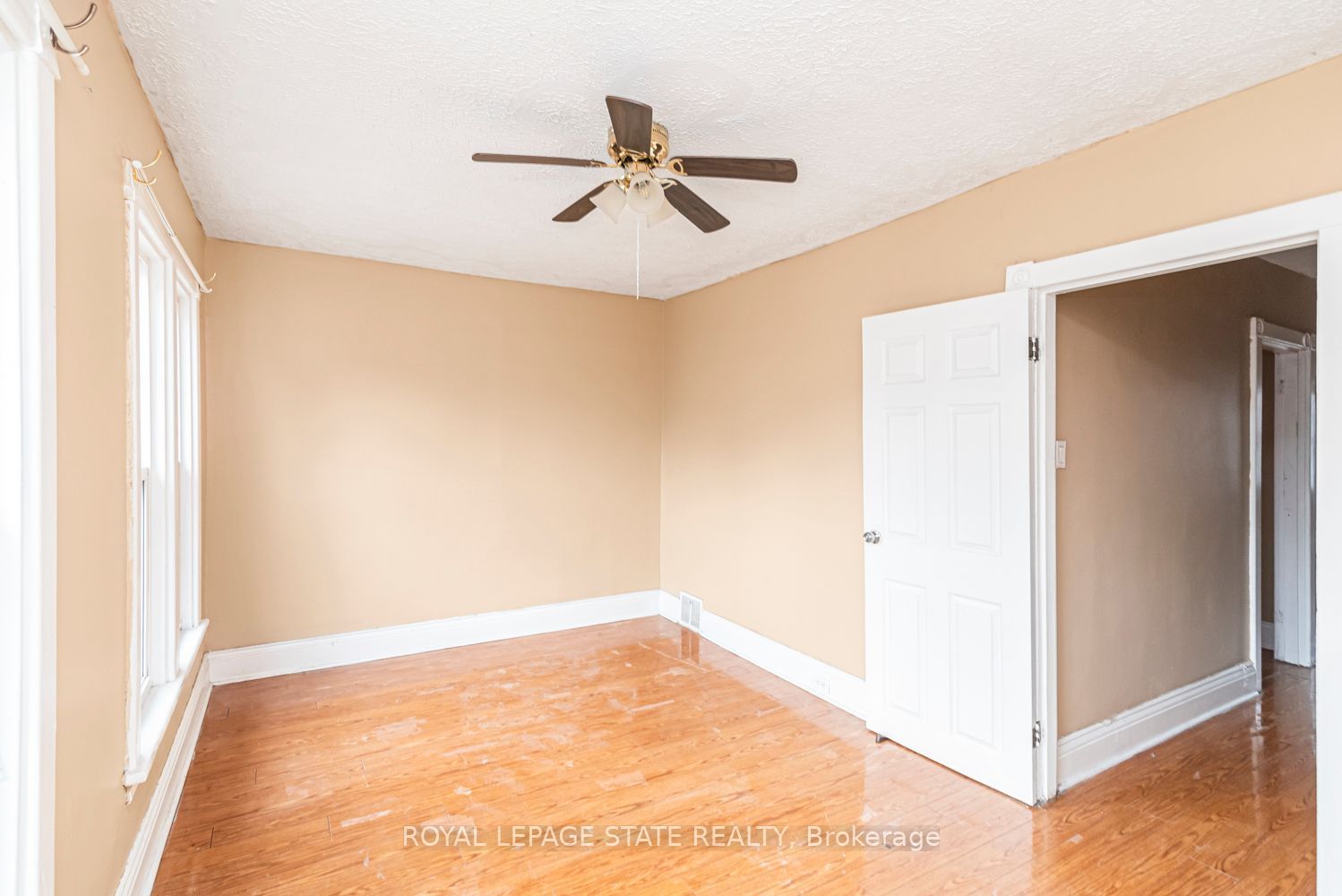 46 Holton Avenue N Property Photo 24