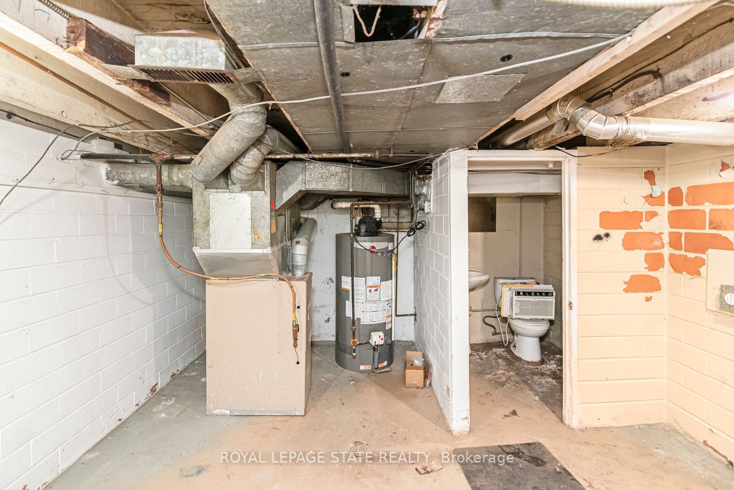 46 Holton Avenue N Property Photo 31
