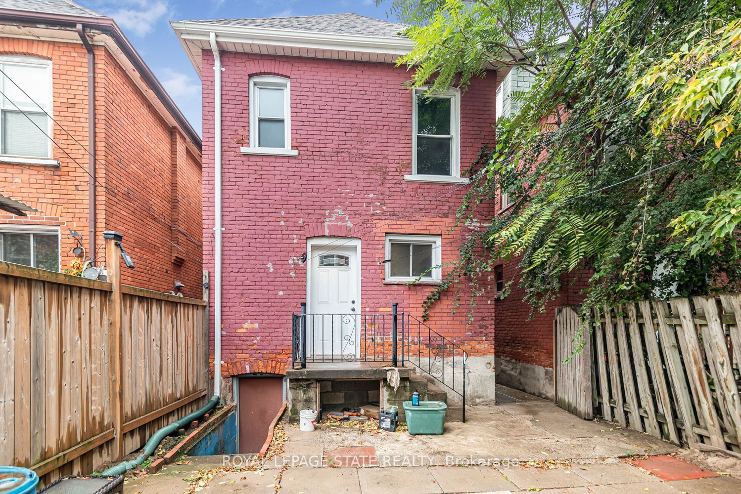 46 Holton Avenue N Property Photo 35