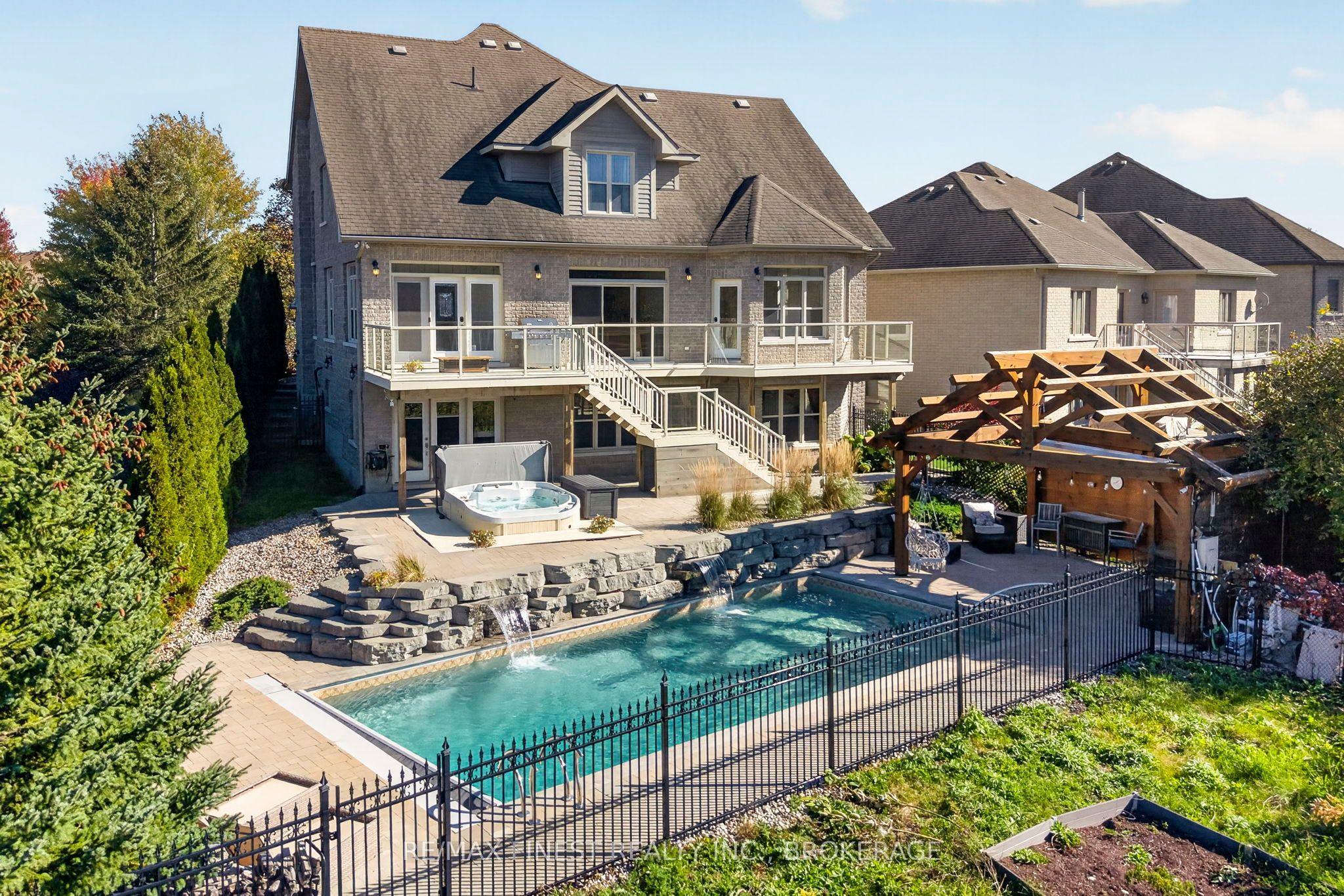 710 Kananaskis Drive Property Photo 1