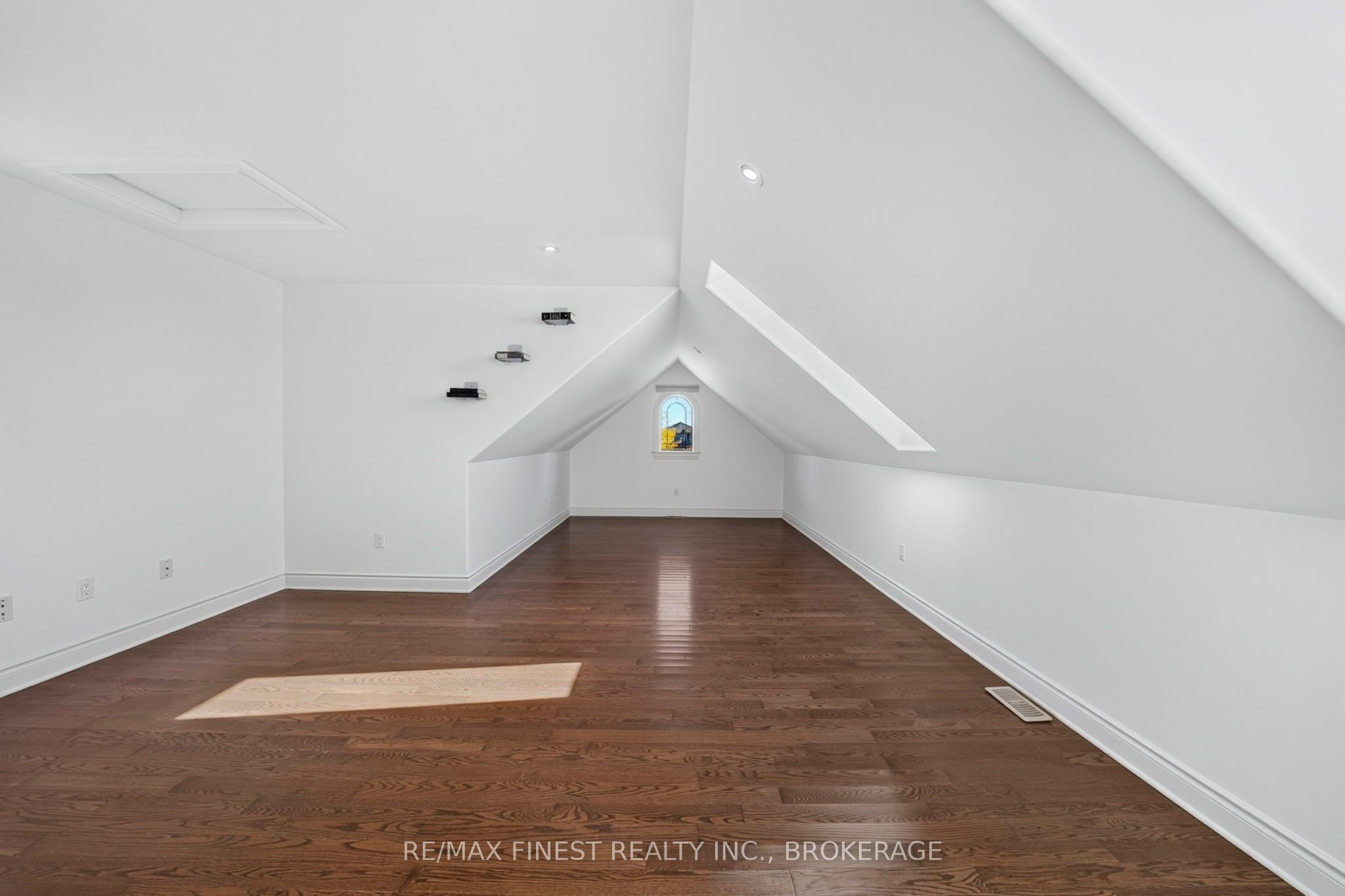 710 Kananaskis Drive Property Photo 26