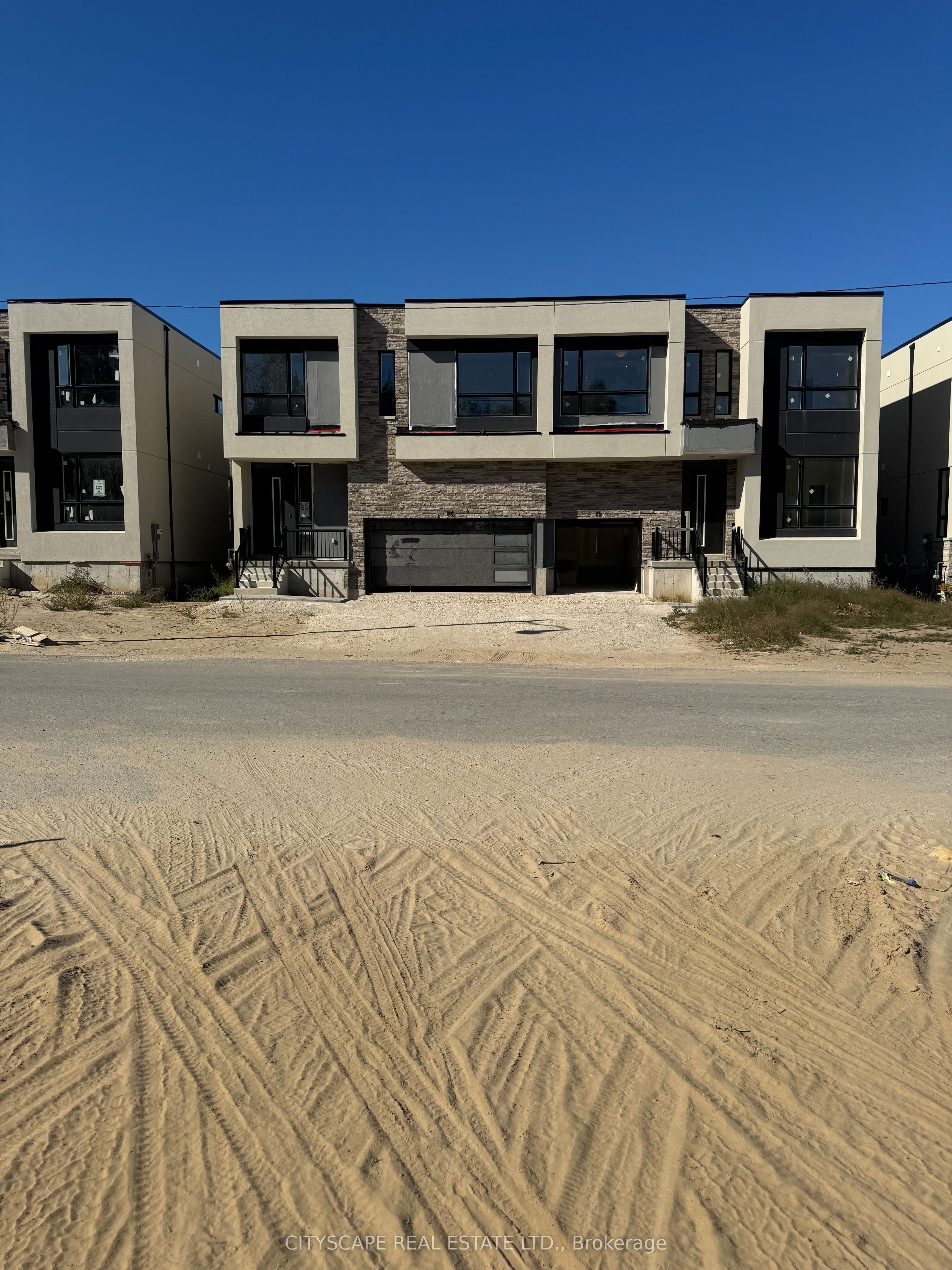190 Stoneleigh Drive Property Photo 1