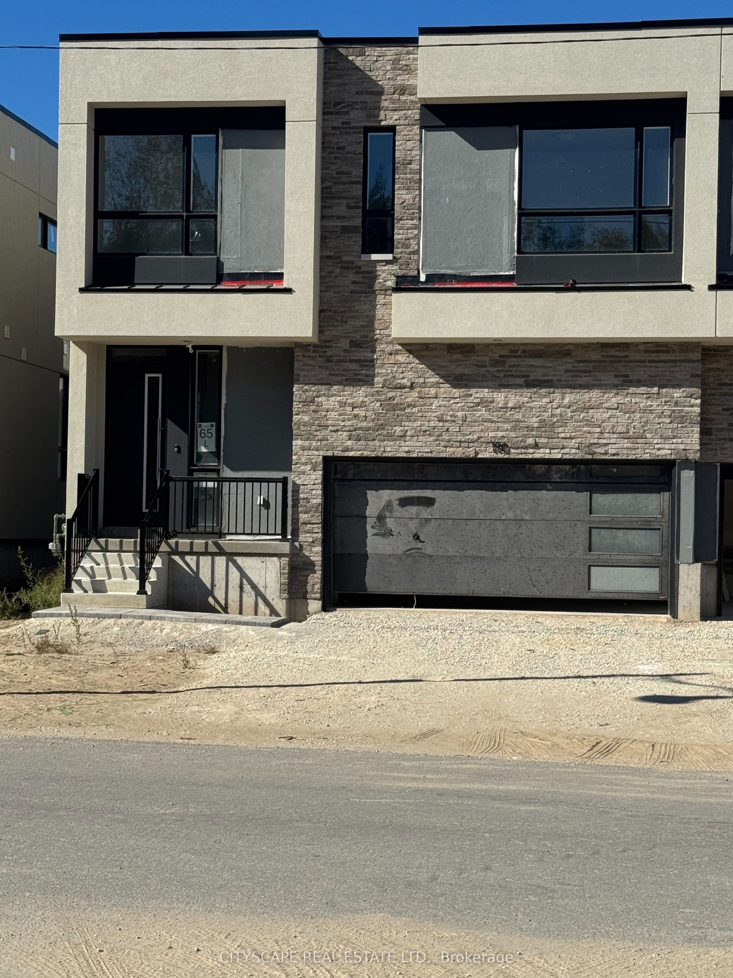190 Stoneleigh Drive Property Photo 2