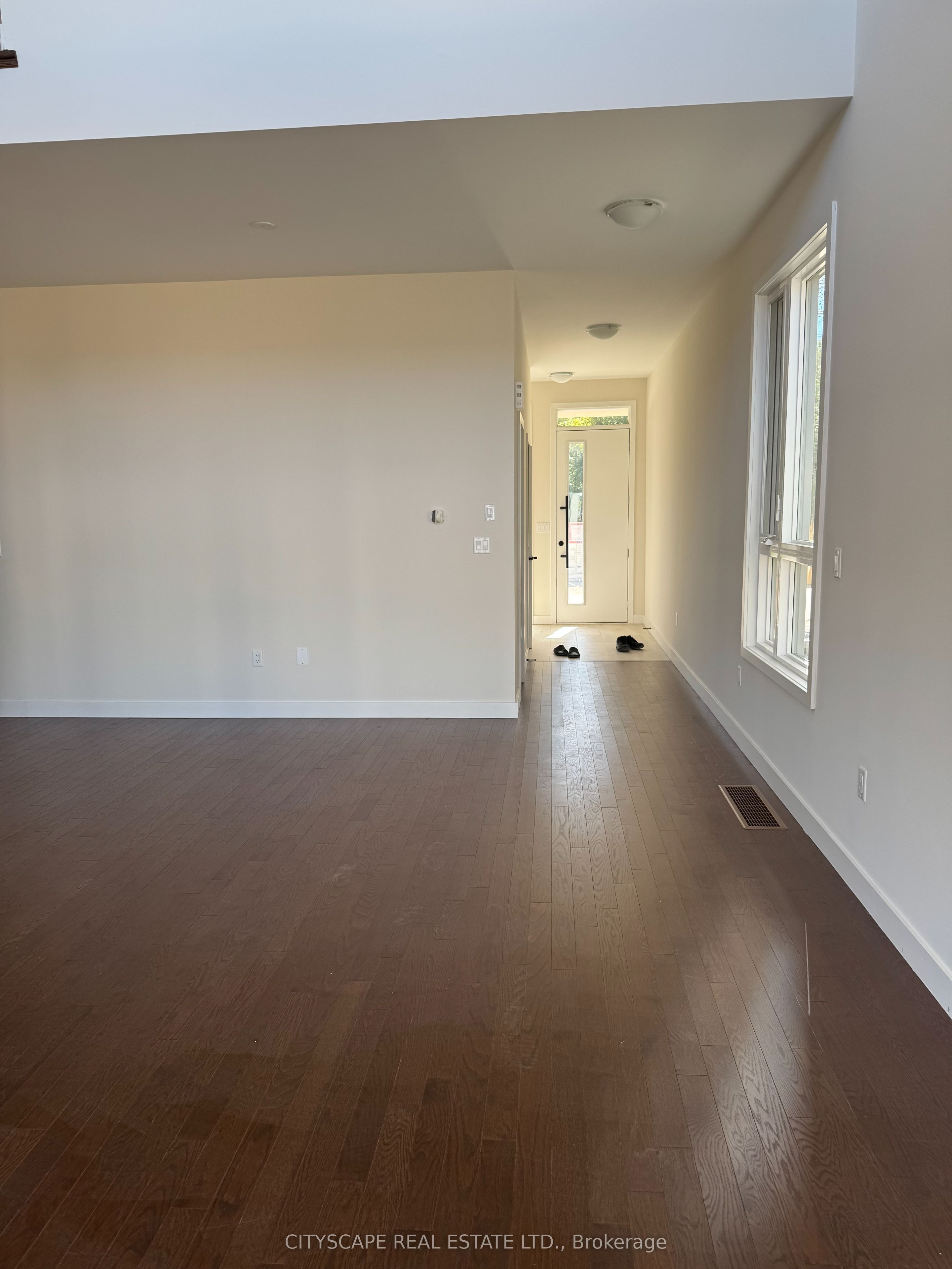 190 Stoneleigh Drive Property Photo 3