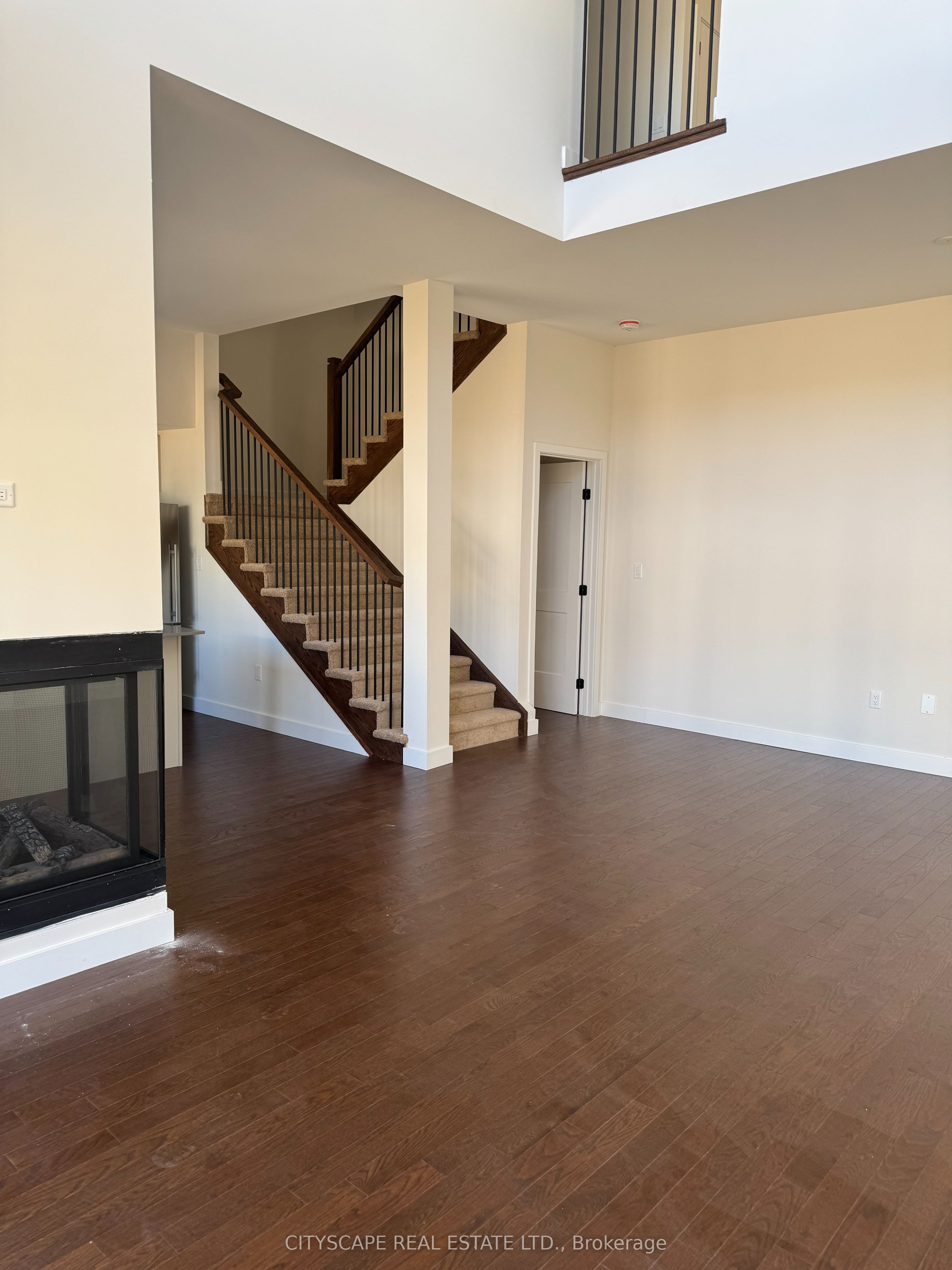 190 Stoneleigh Drive Property Photo 4