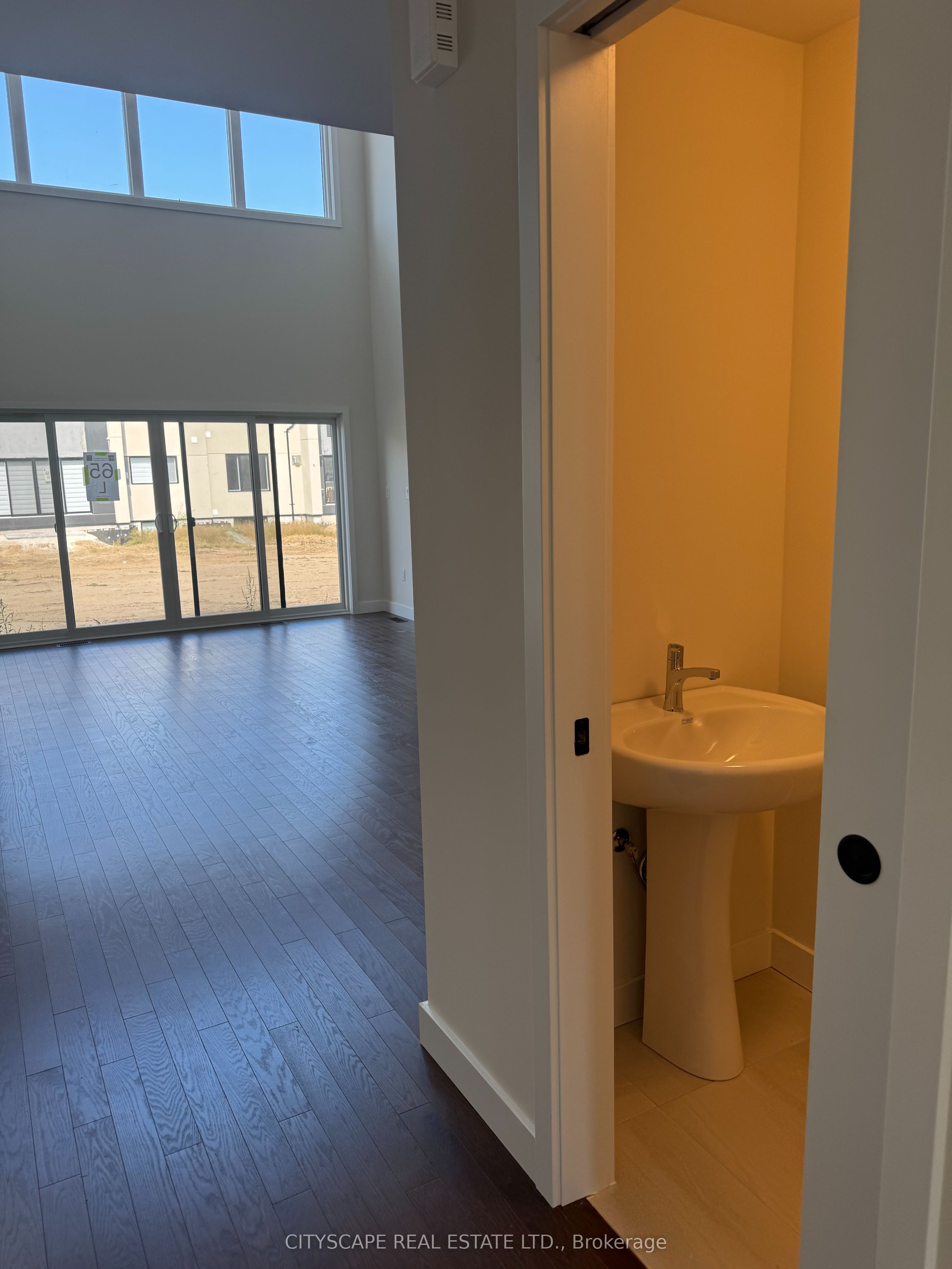 190 Stoneleigh Drive Property Photo 8