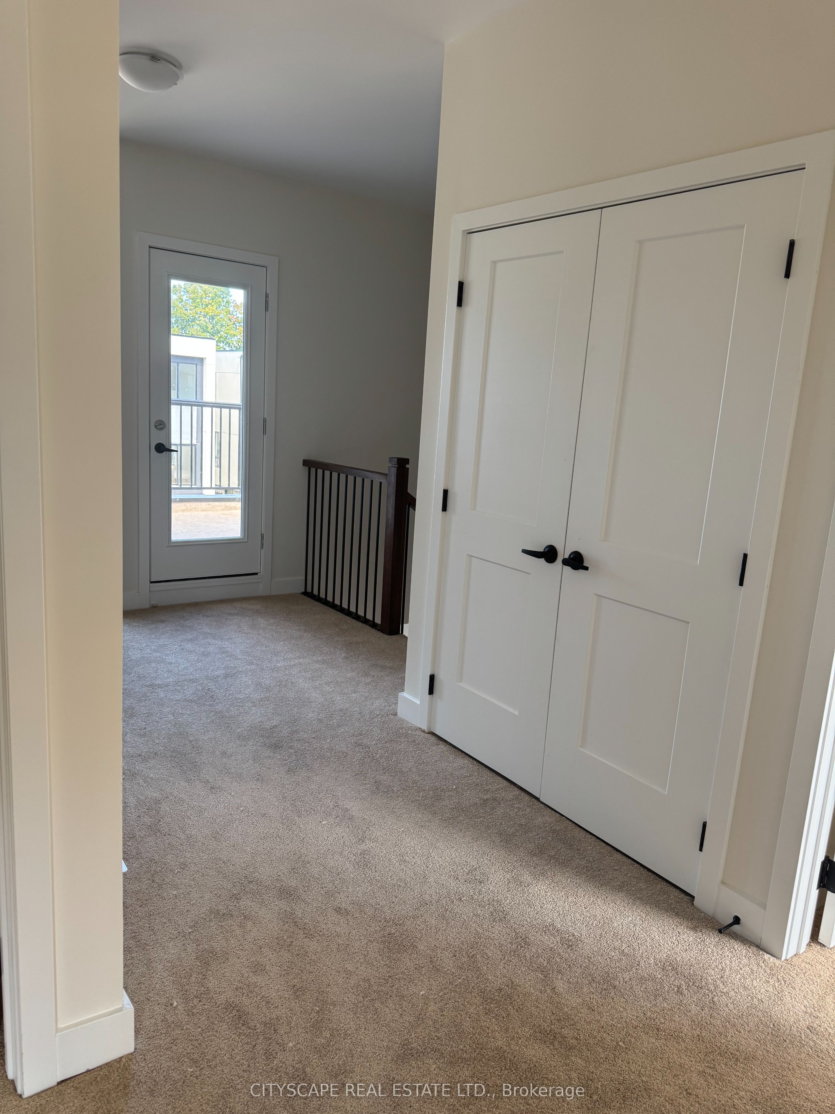 190 Stoneleigh Drive Property Photo 11