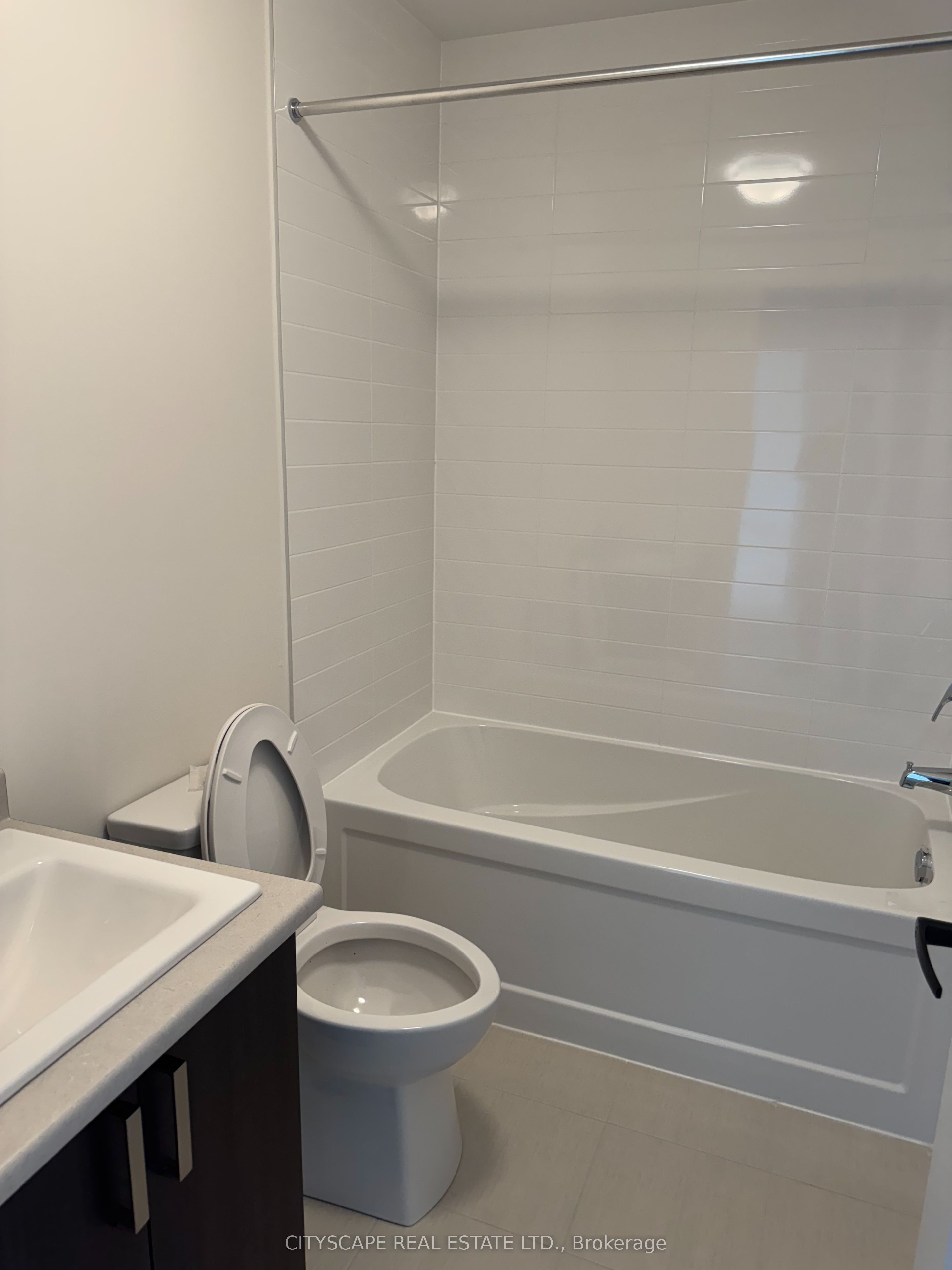 190 Stoneleigh Drive Property Photo 15