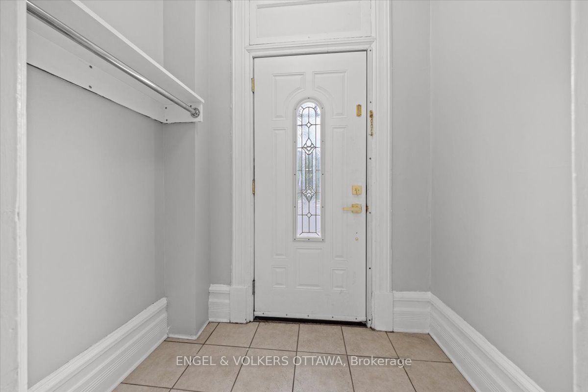 118 King Edward Avenue Property Photo 3