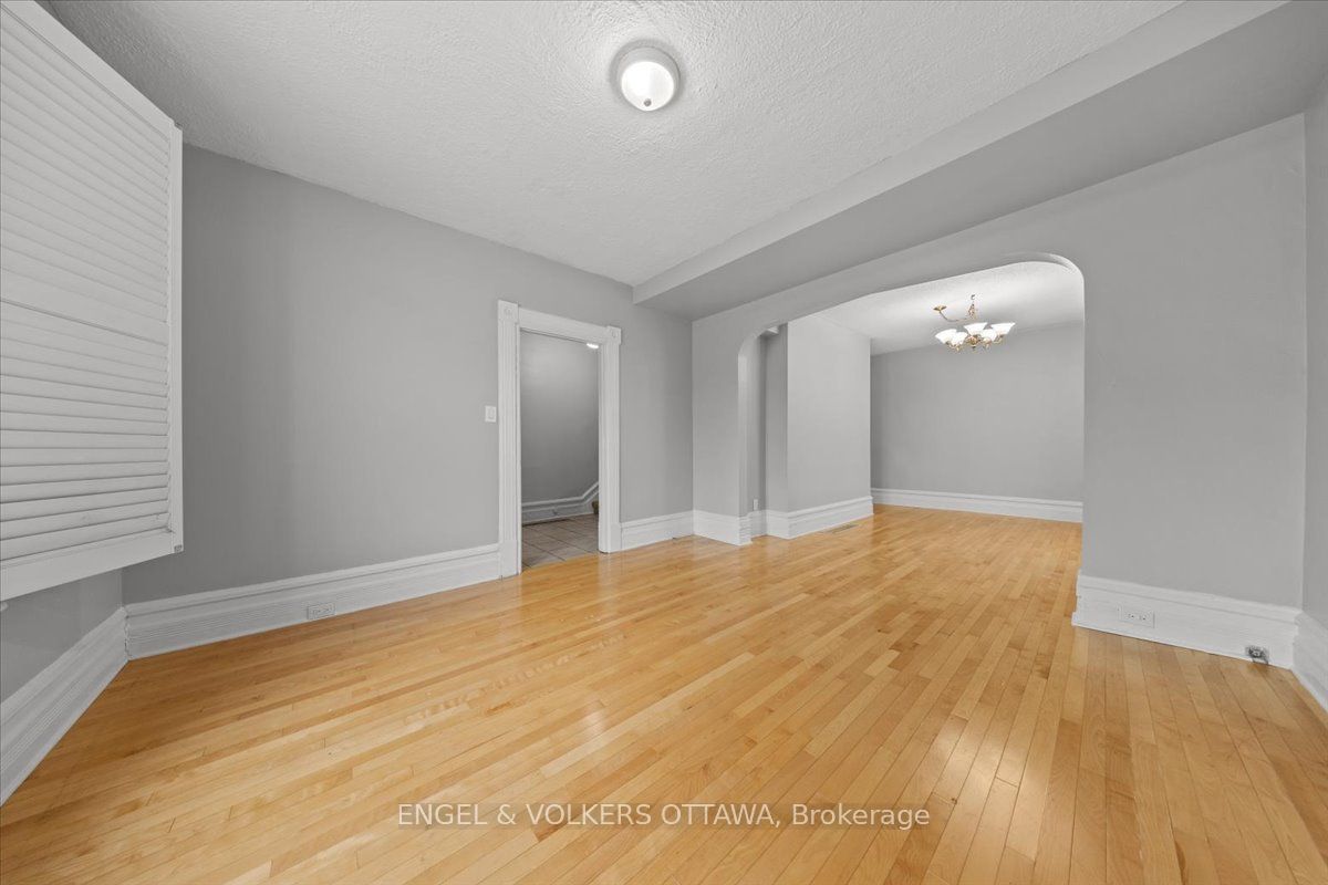 118 King Edward Avenue Property Photo 7