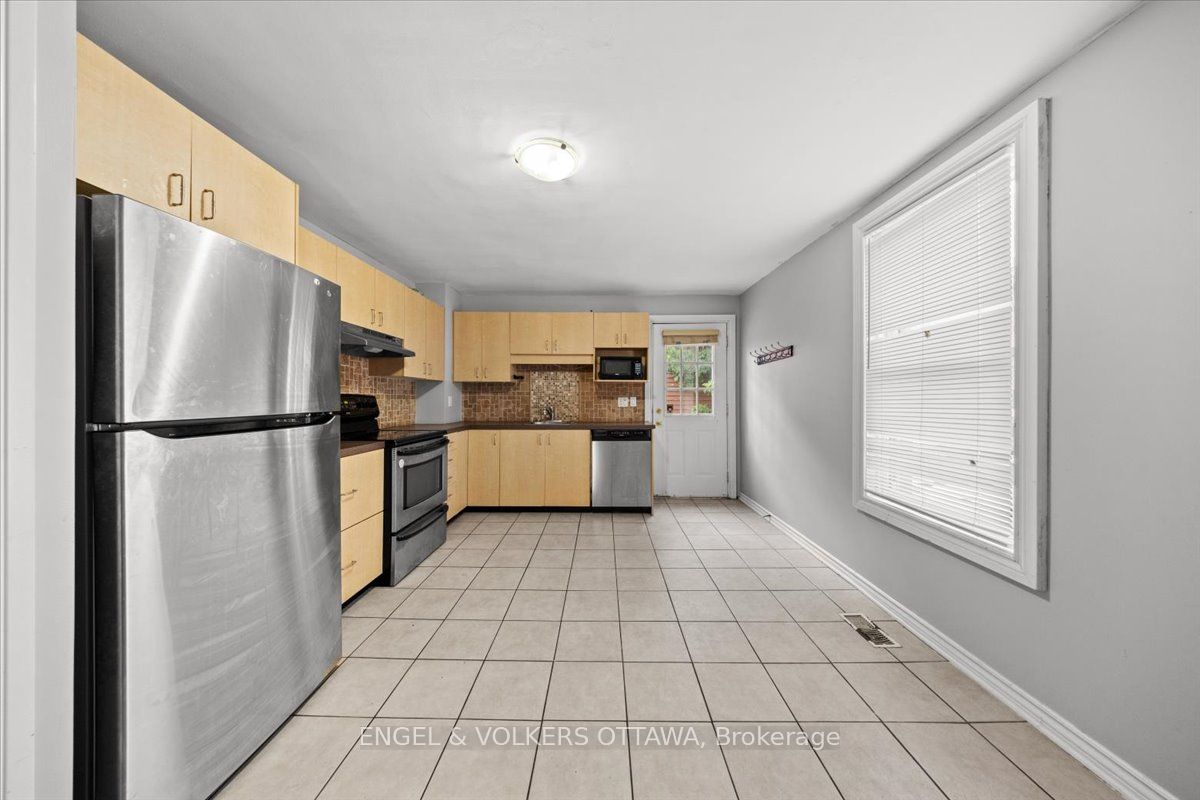 118 King Edward Avenue Property Photo 11