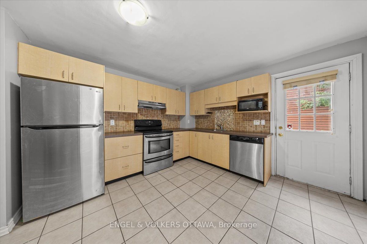 118 King Edward Avenue Property Photo 12