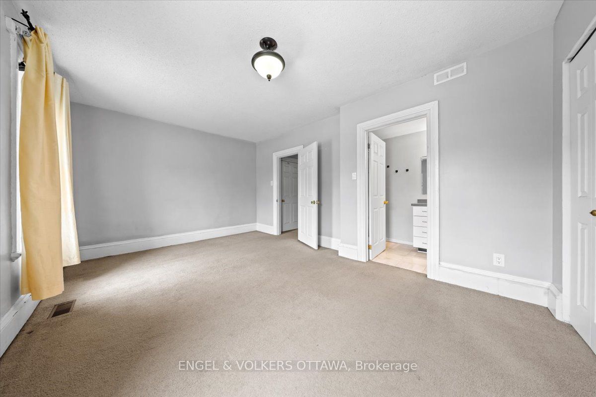 118 King Edward Avenue Property Photo 19