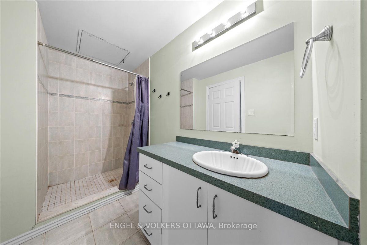 118 King Edward Avenue Property Photo 21