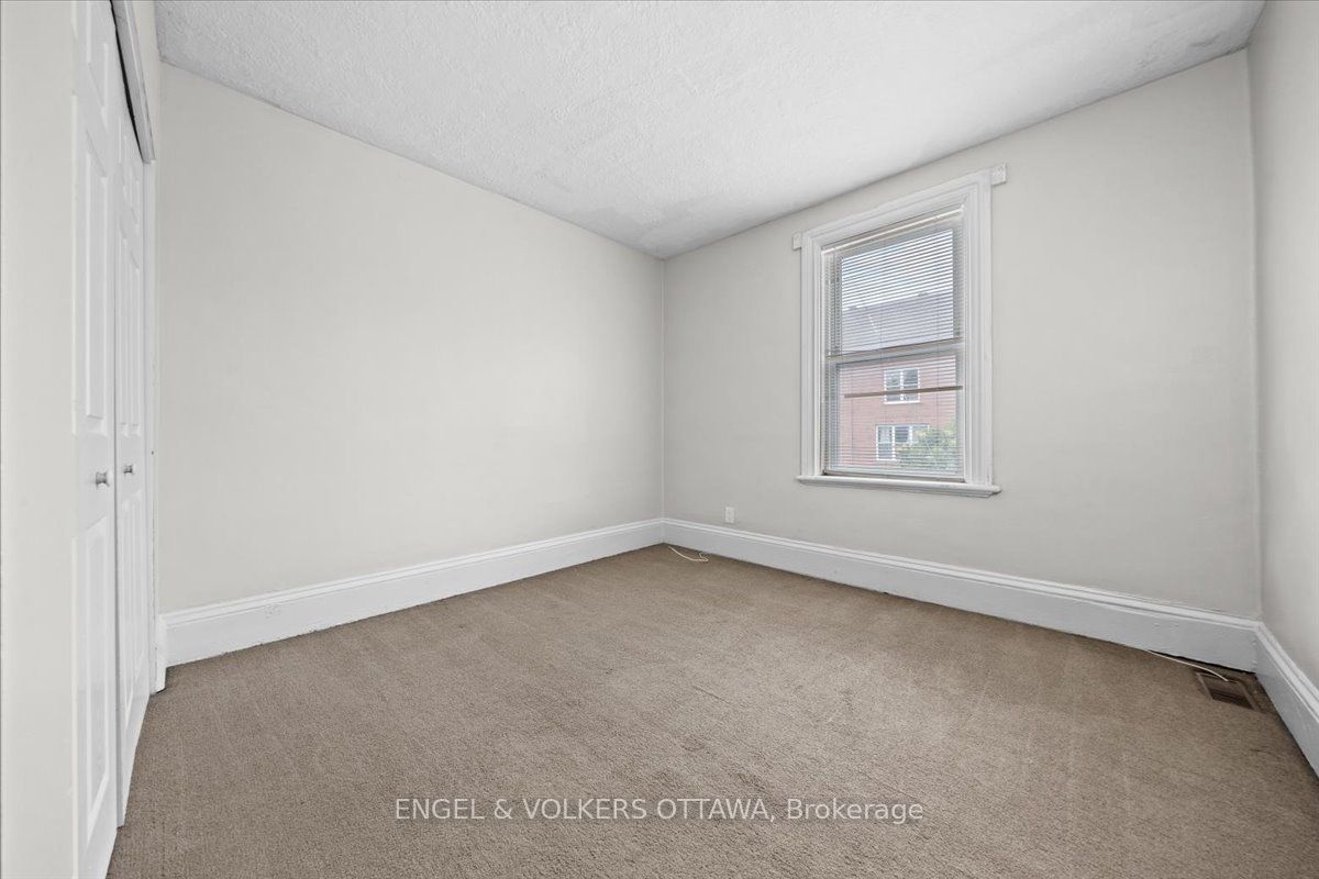 118 King Edward Avenue Property Photo 23