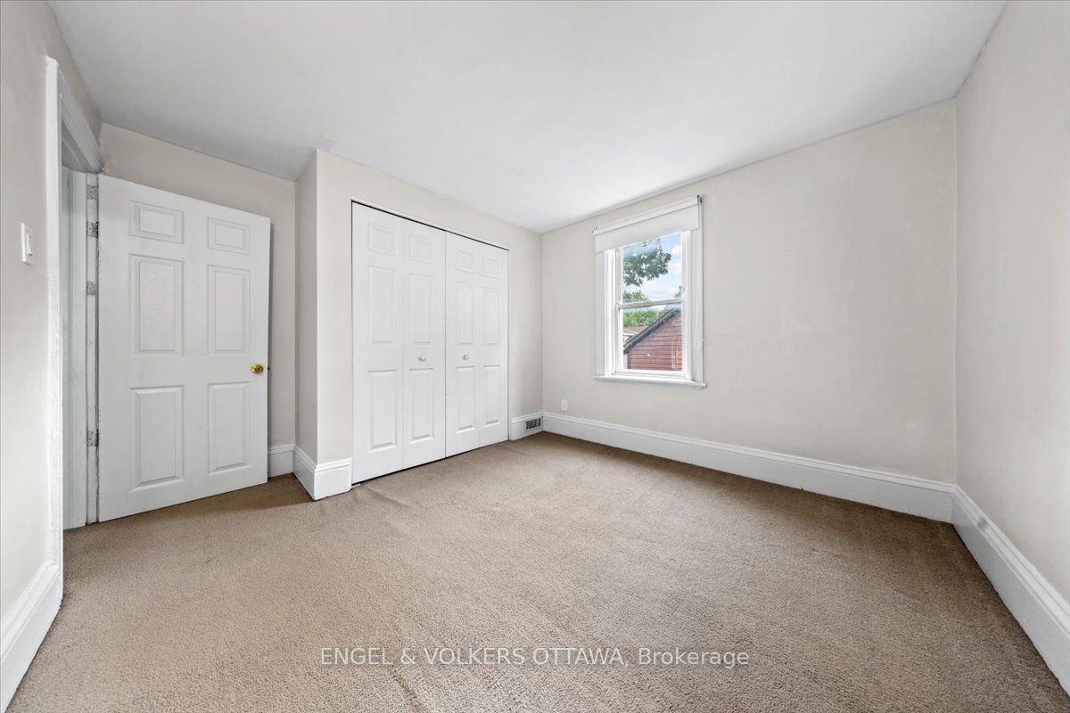 118 King Edward Avenue Property Photo 25