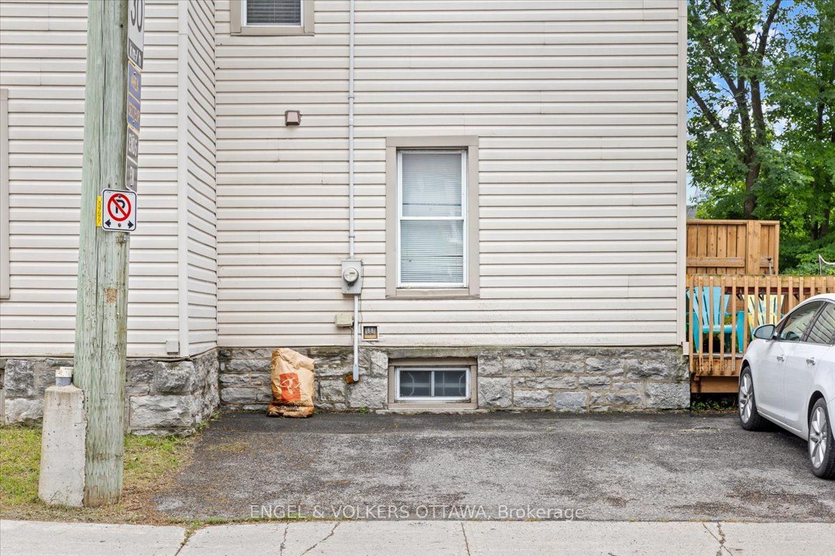 118 King Edward Avenue Property Photo 29